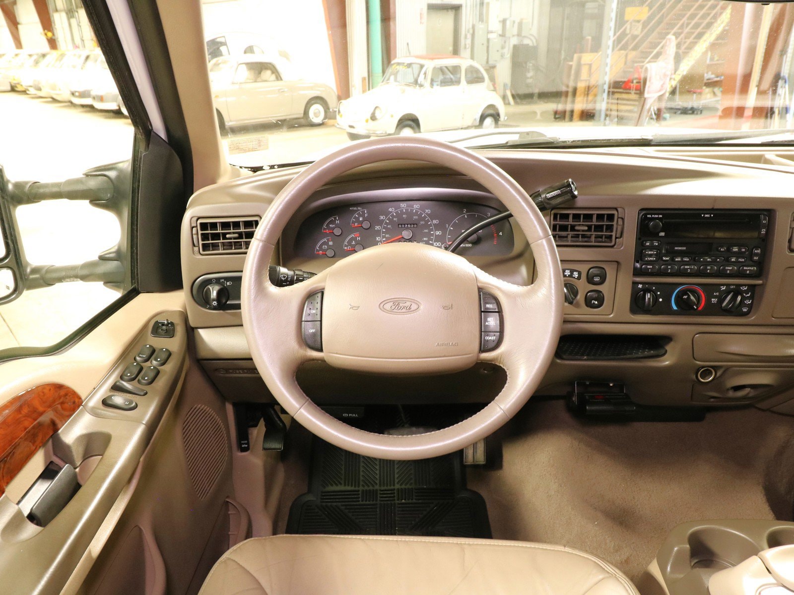 2000 Ford Excursion 10
