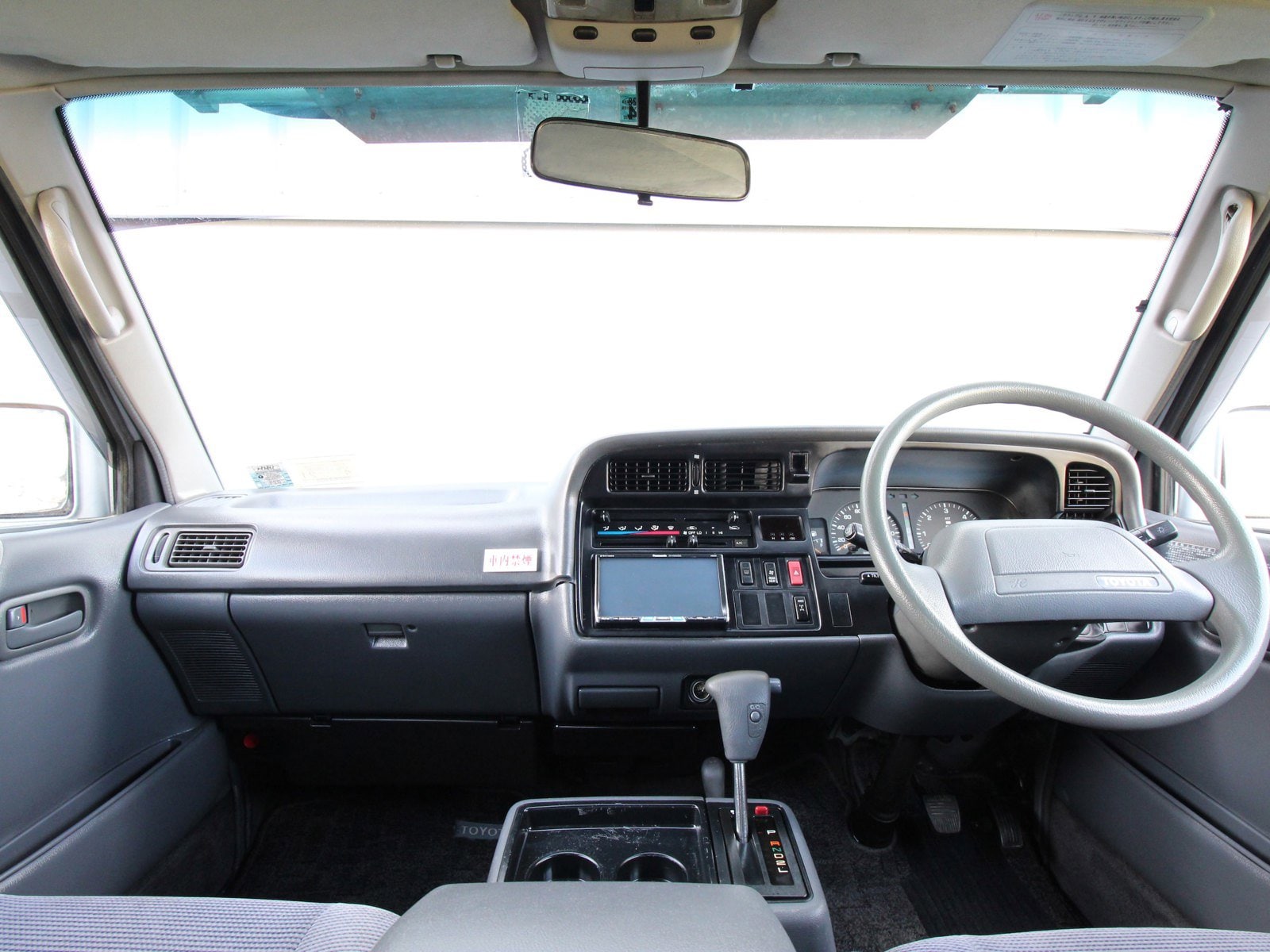 1991 Toyota HiAce 33