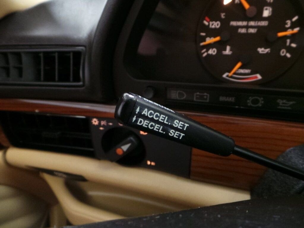1991 Mercedes-Benz 300 SEL 22