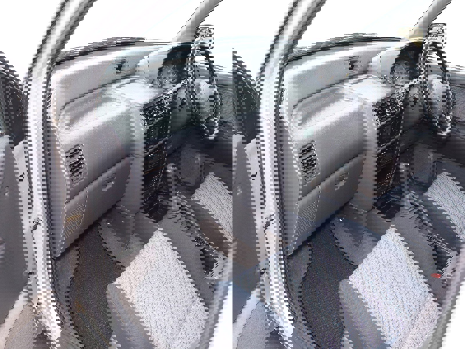 1995 Mitsubishi Chariot 14