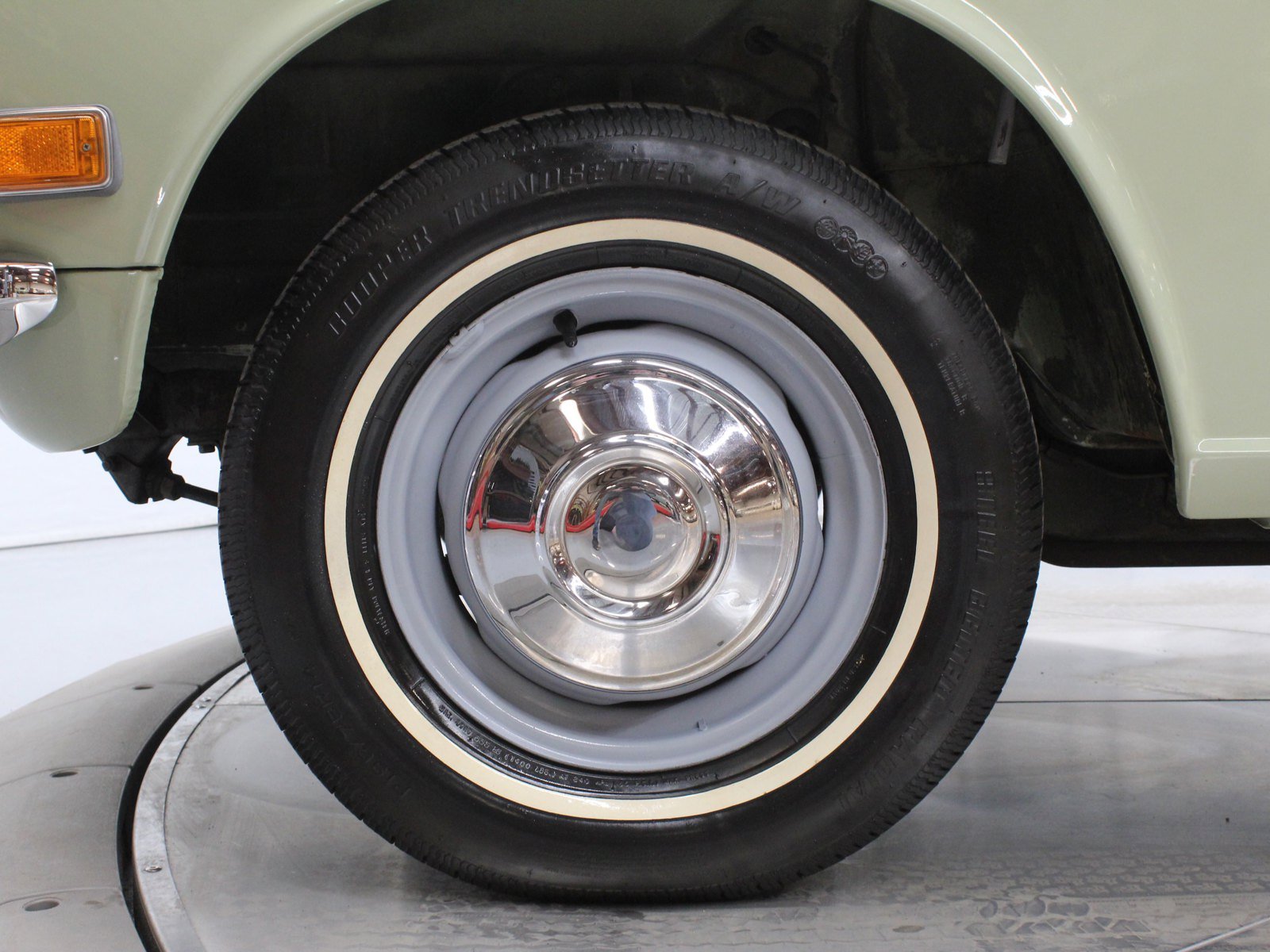 1971 Datsun 1600 44