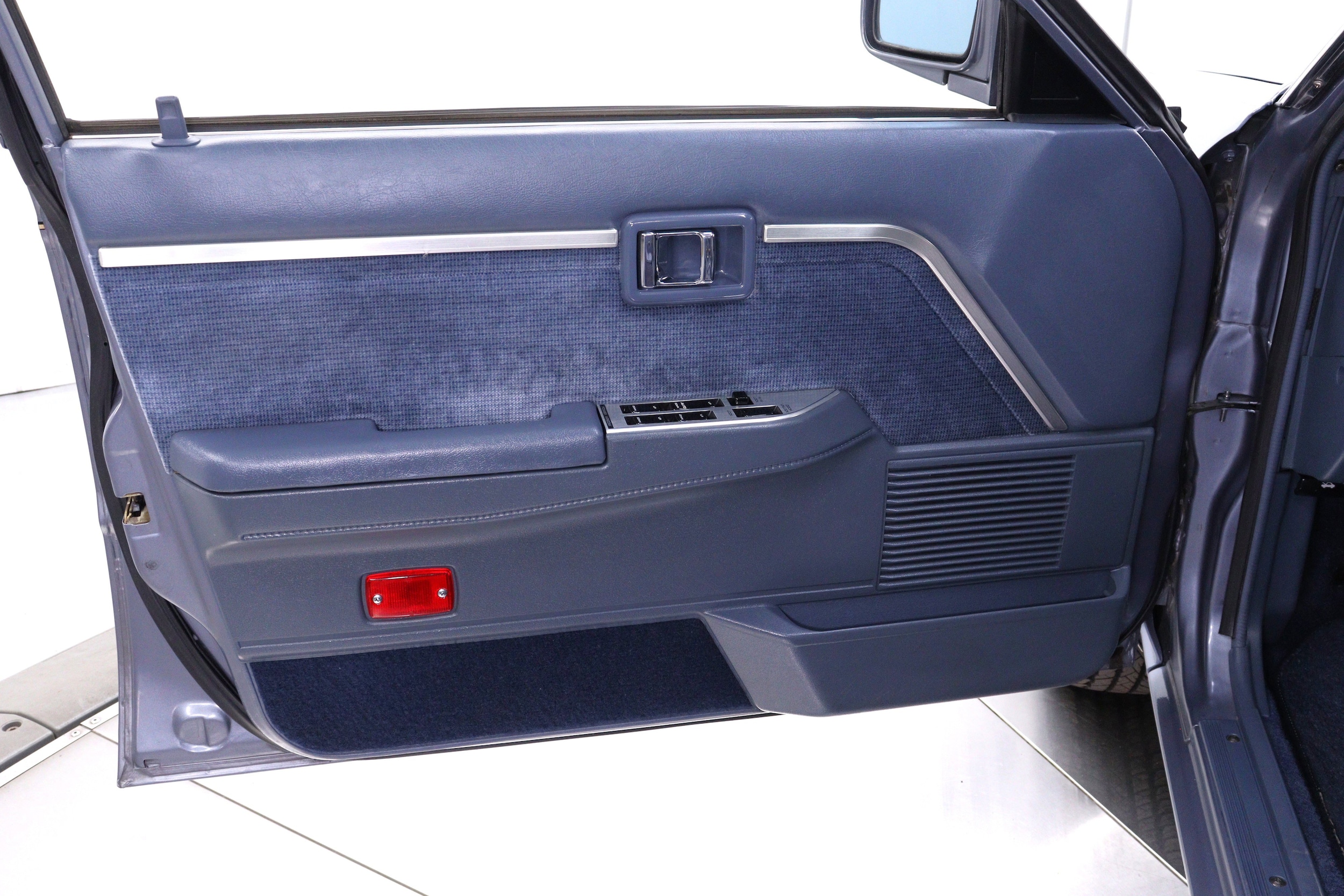 1987 Nissan Maxima 20