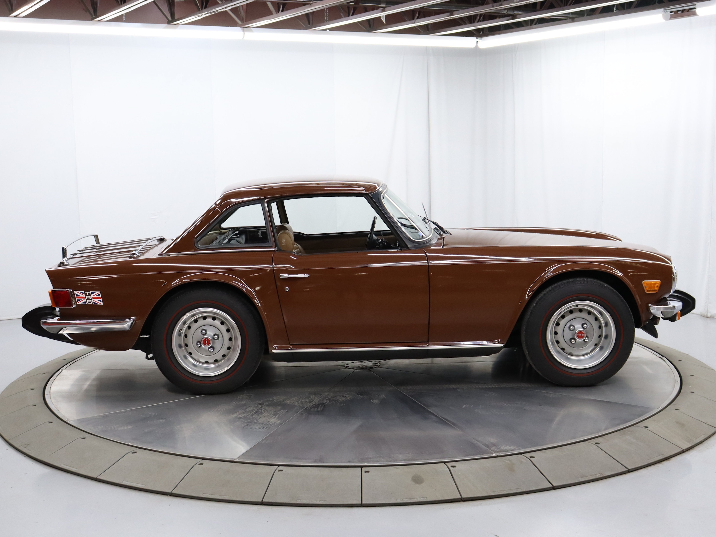 1976 Triumph TR6 12
