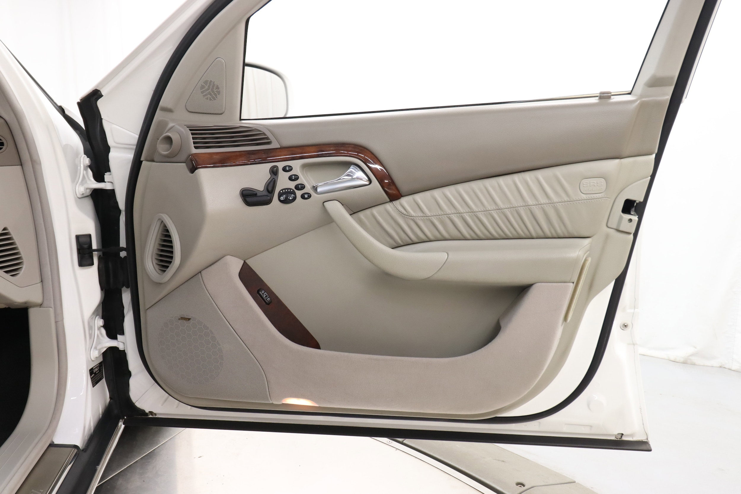 2000 Mercedes-Benz S500 25