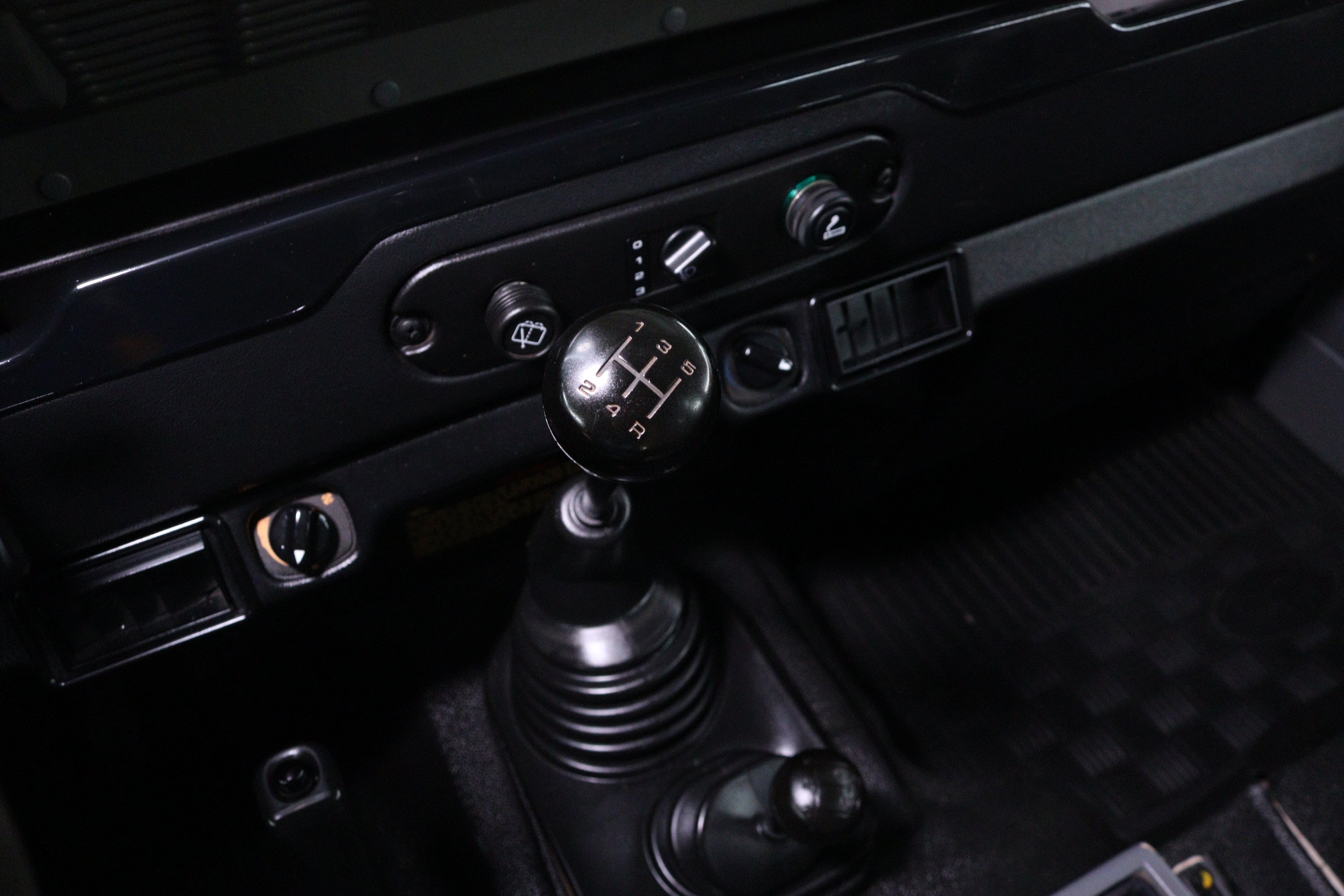 2001 Land Rover Defender 14