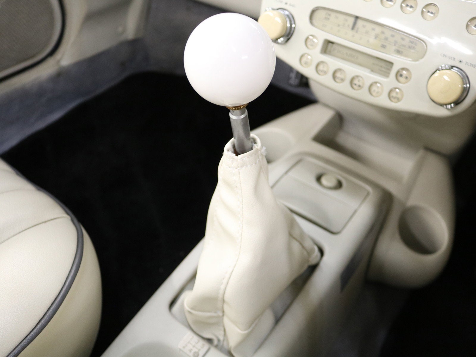 1991 Nissan Figaro 17
