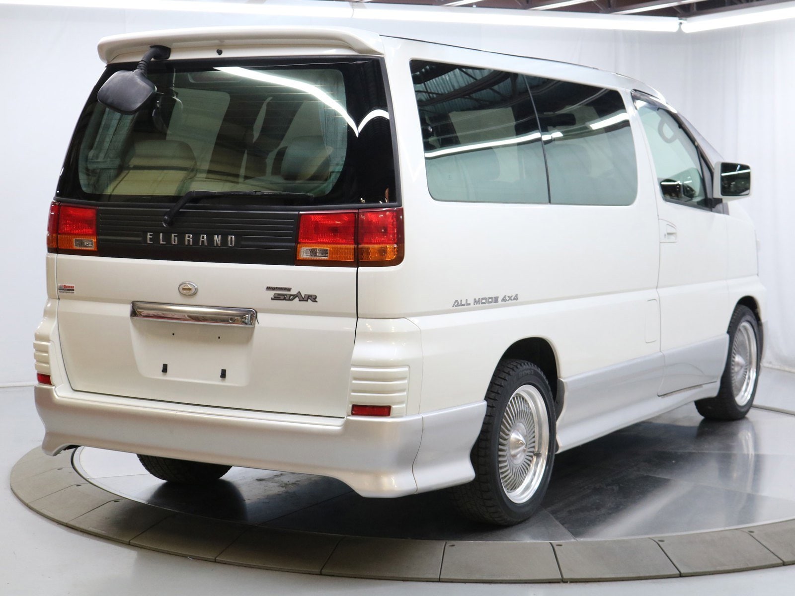 1998 Nissan Elgrand 6