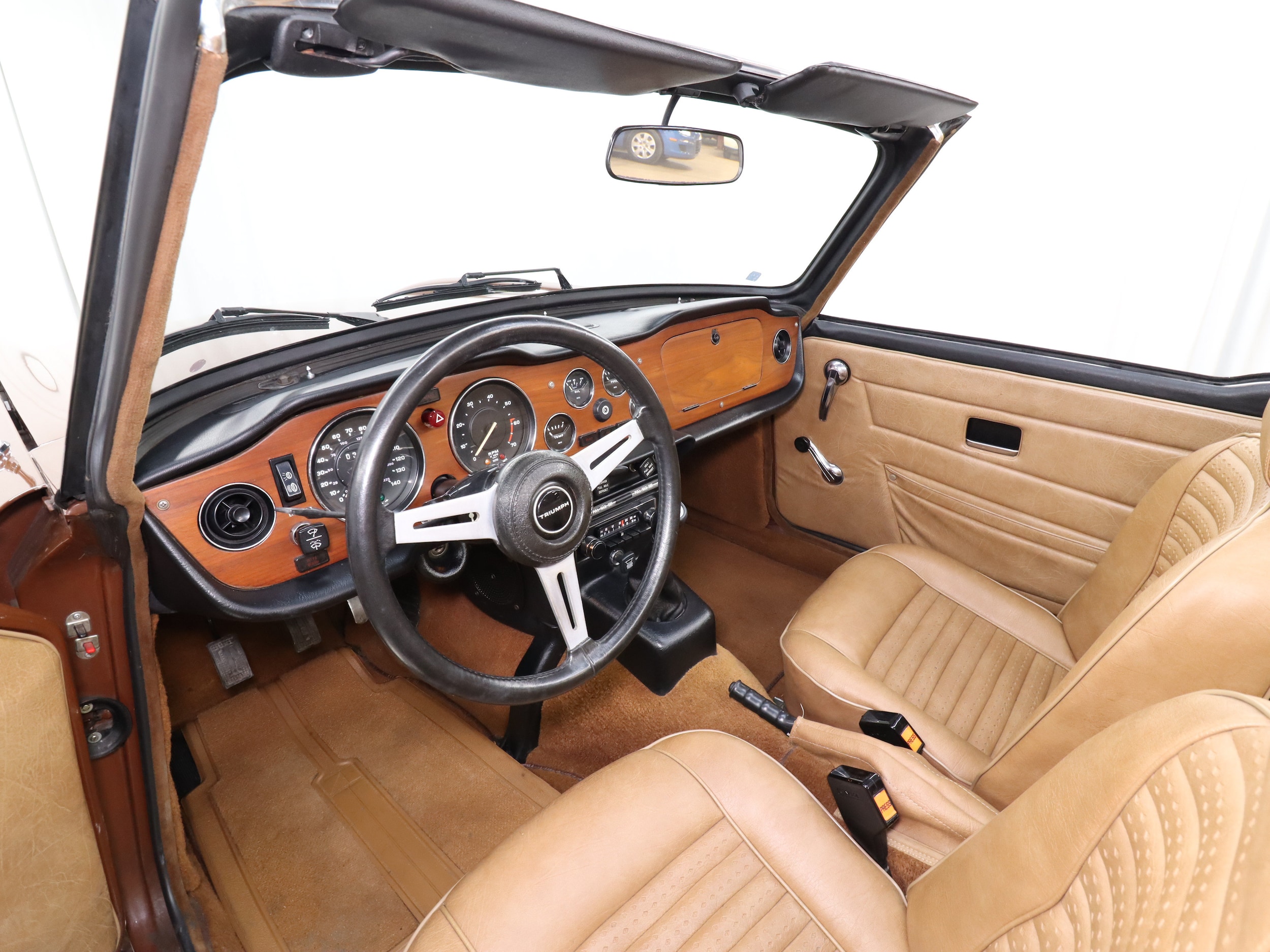 1976 Triumph TR6 31