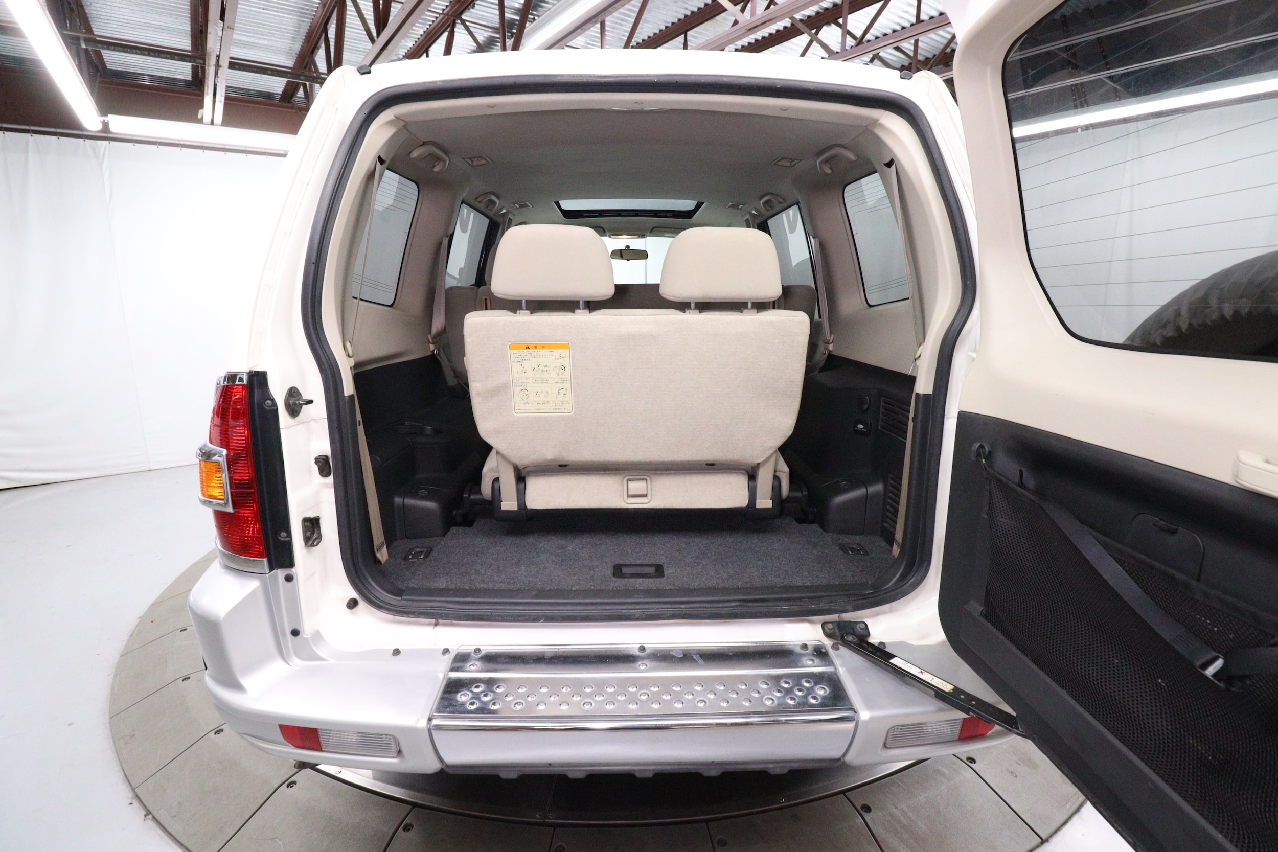 2000 Mitsubishi Pajero 30