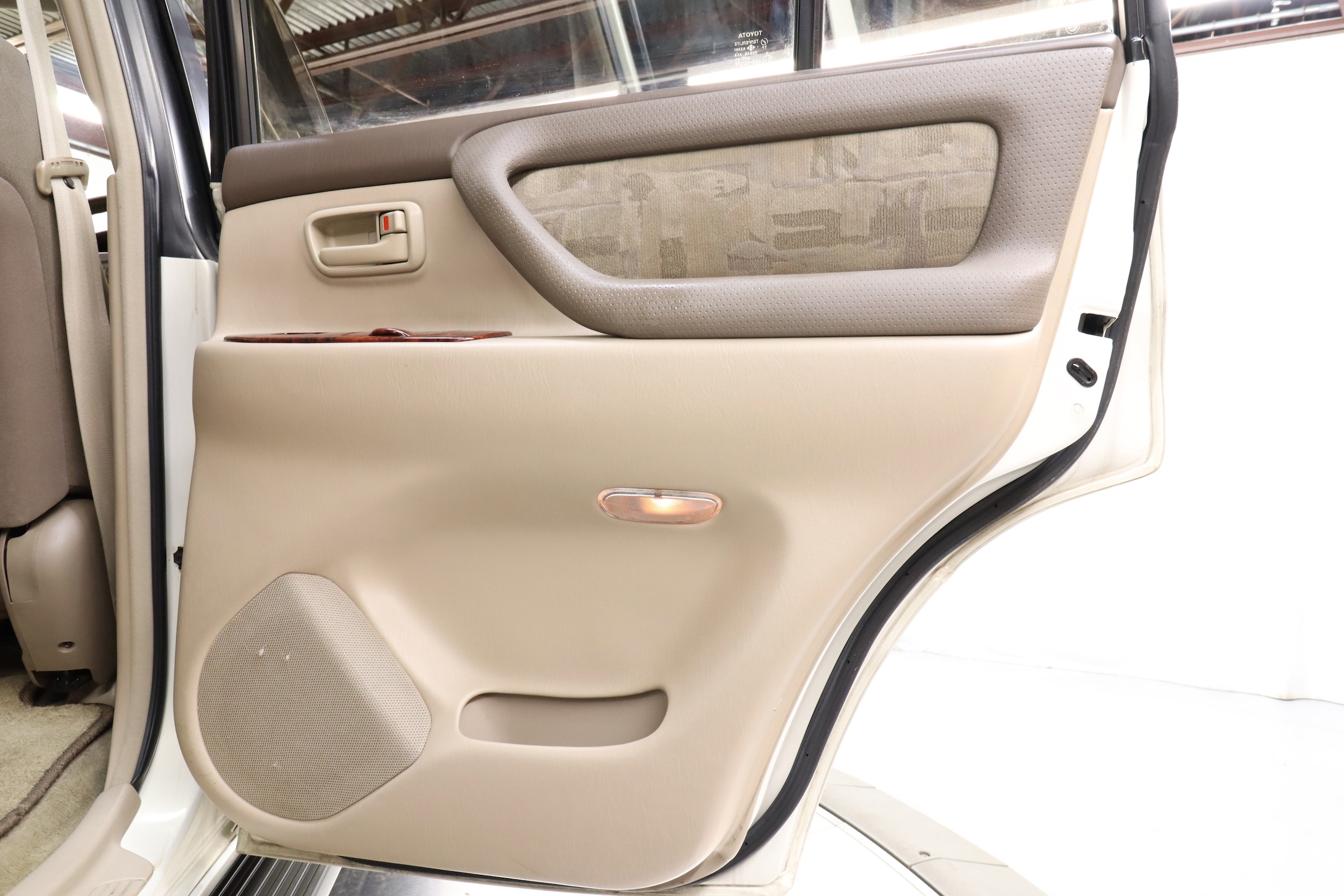 1998 Toyota Land Cruiser 28