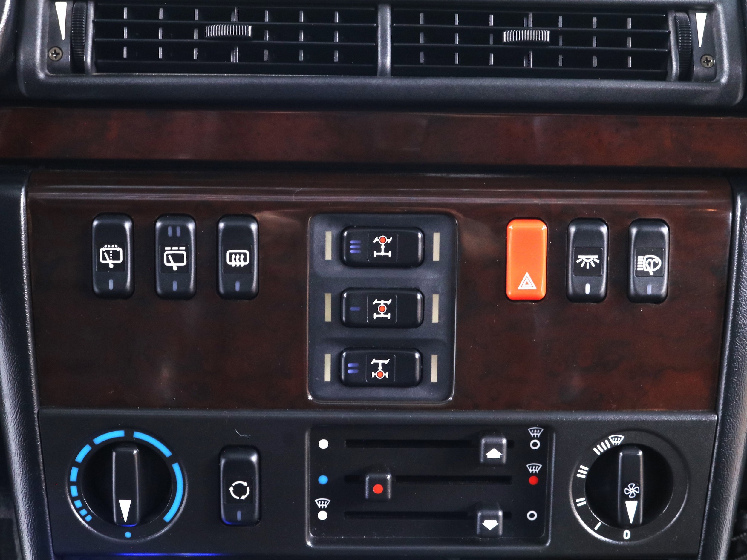 2000 Mercedes-Benz G500 14