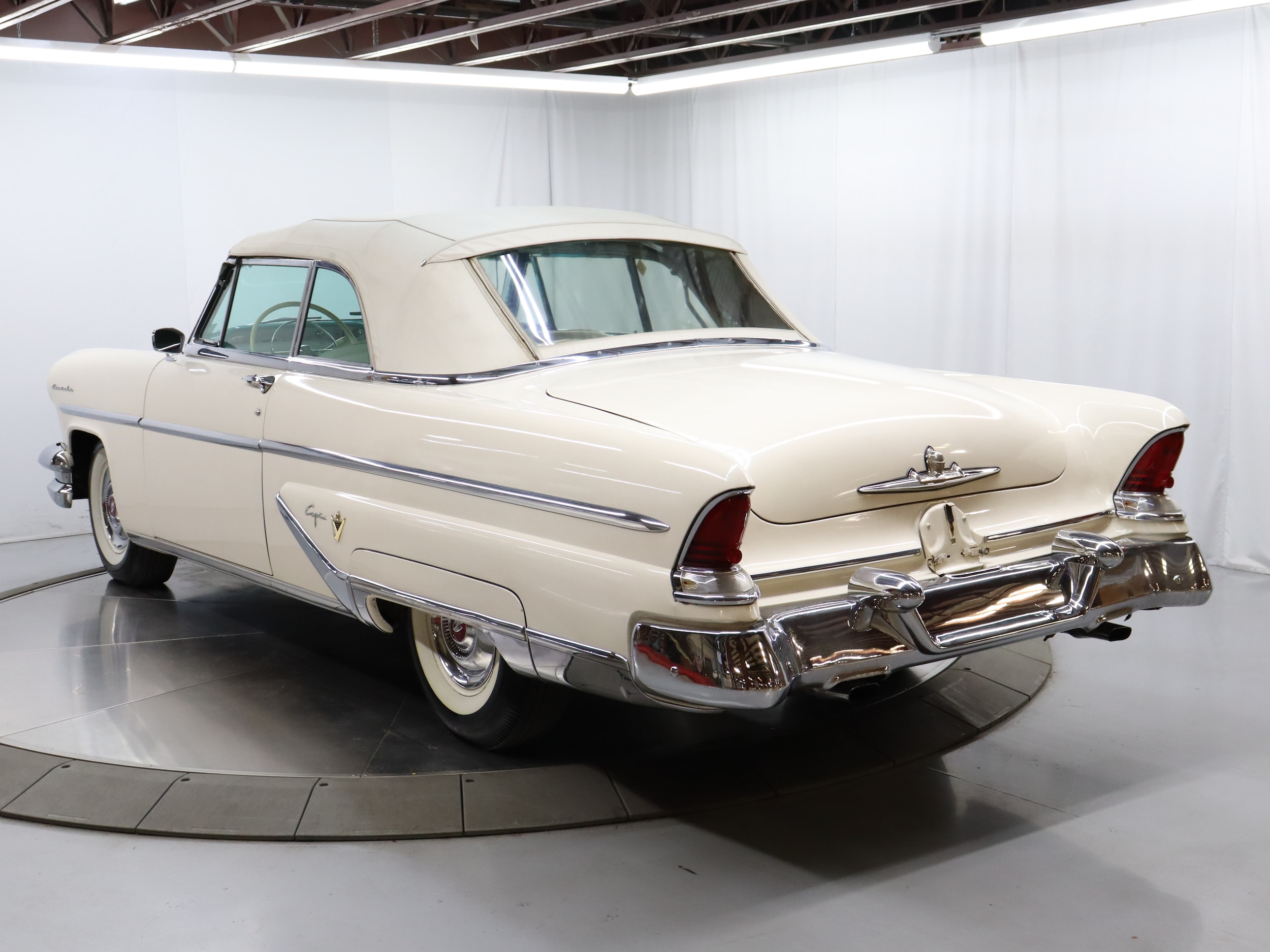1955 Lincoln Capri 5