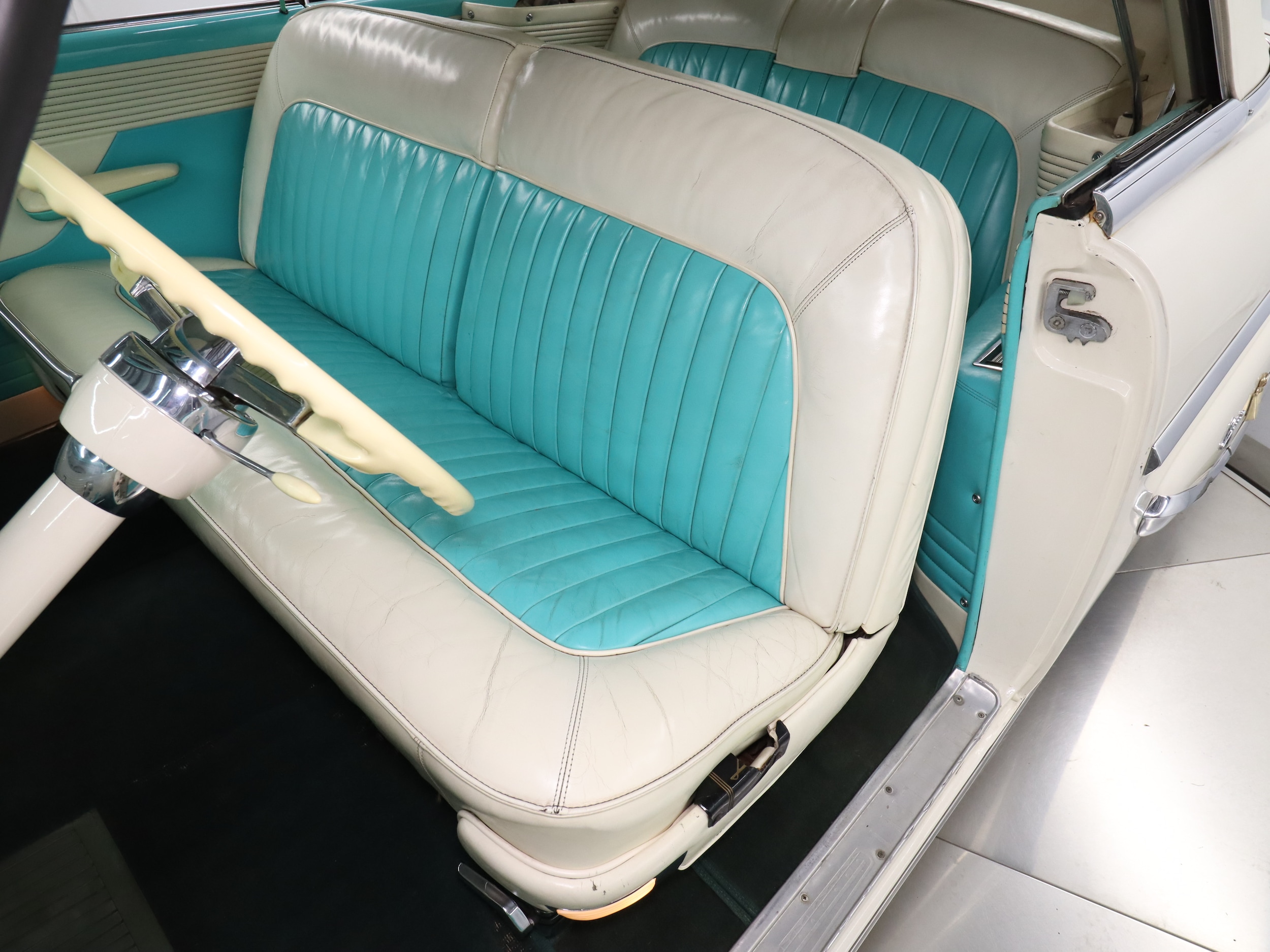 1955 Lincoln Capri 21