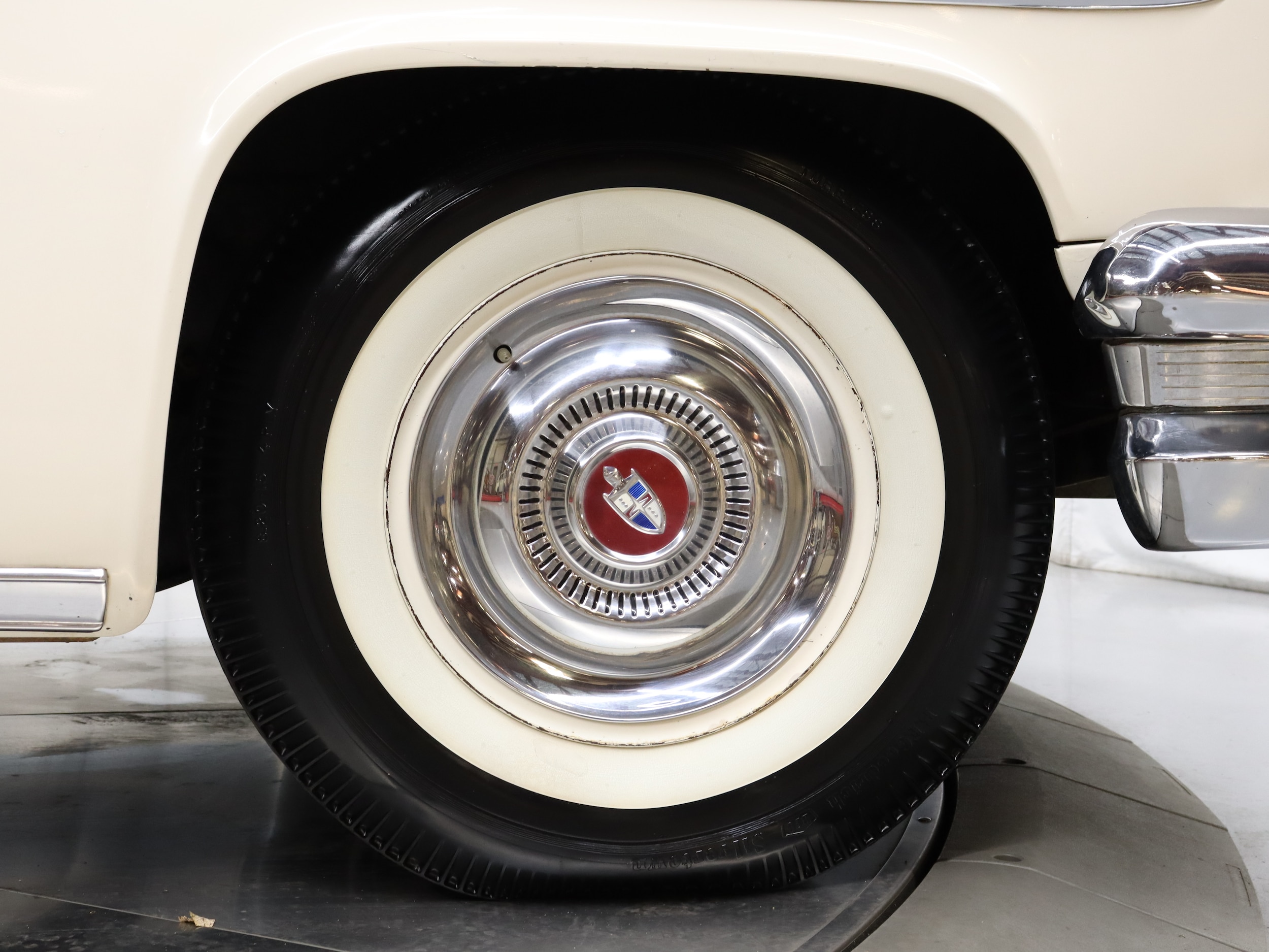1955 Lincoln Capri 34