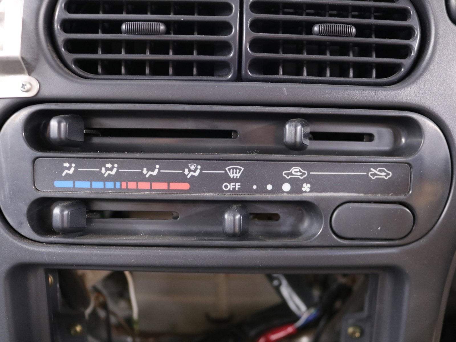 1995 Daihatsu Hijet 13