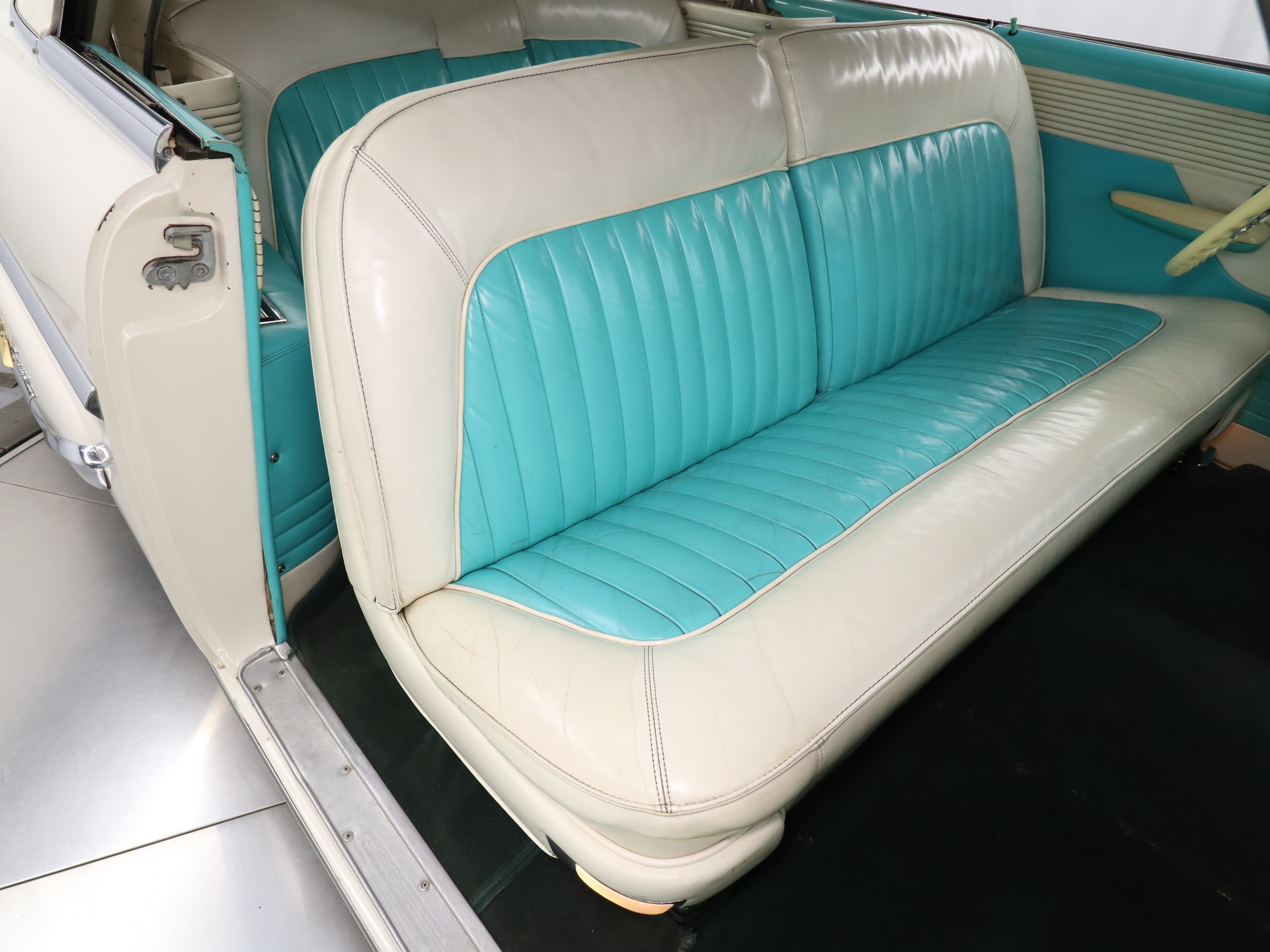 1955 Lincoln Capri 22