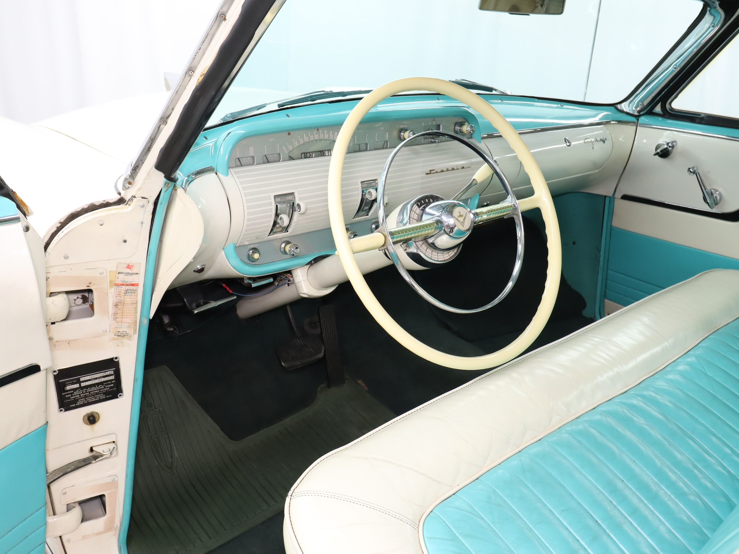 1955 Lincoln Capri 9