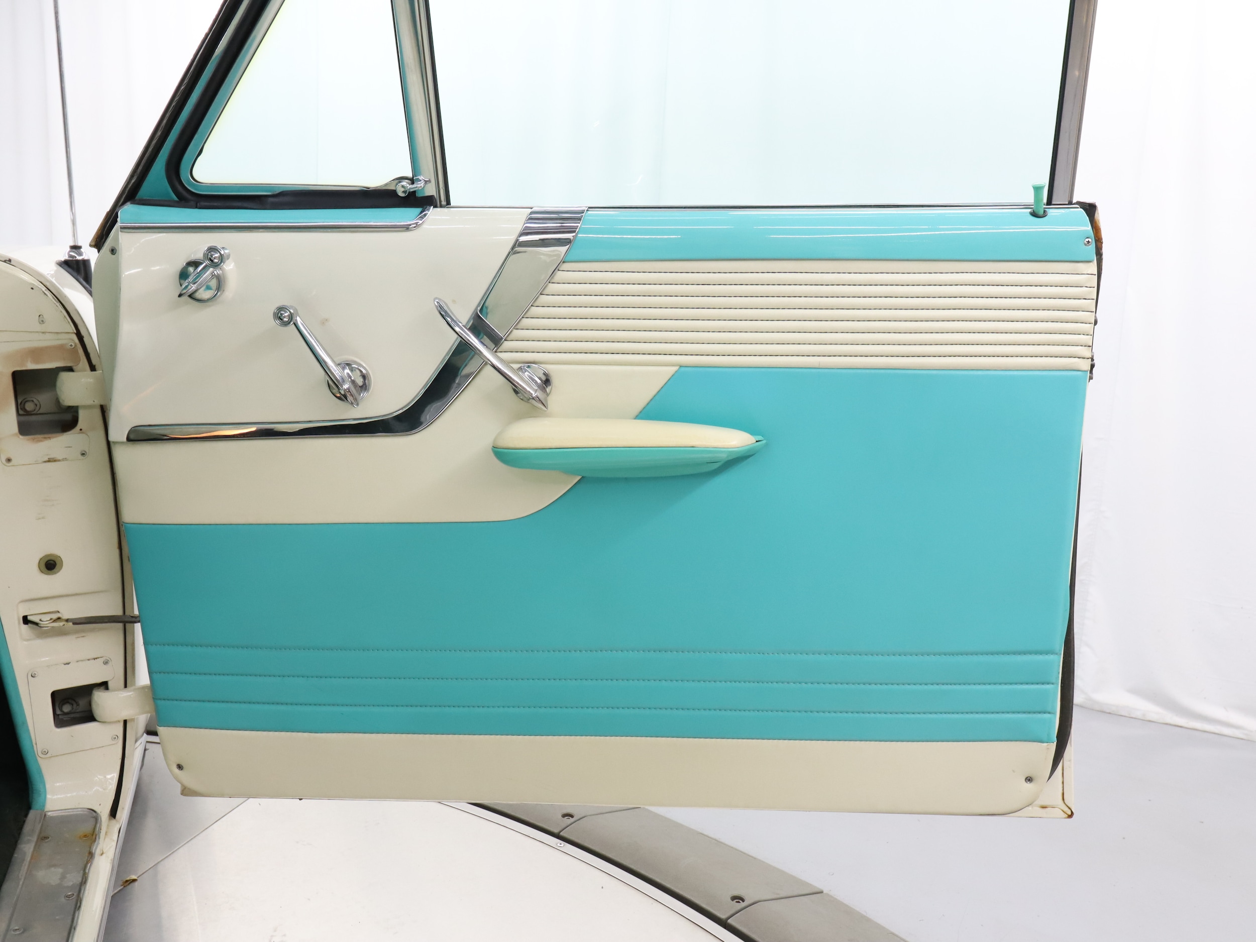 1955 Lincoln Capri 27