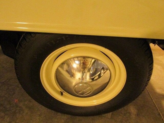 1967 Volkswagen Bus 39