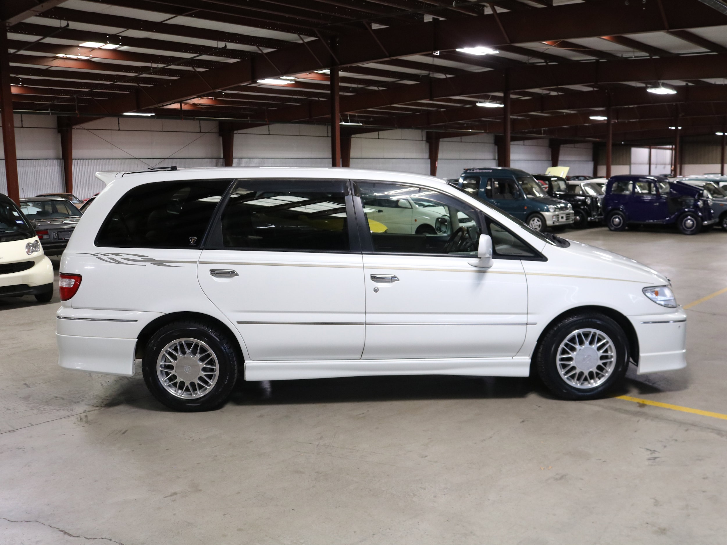 1999 Nissan Presage 8