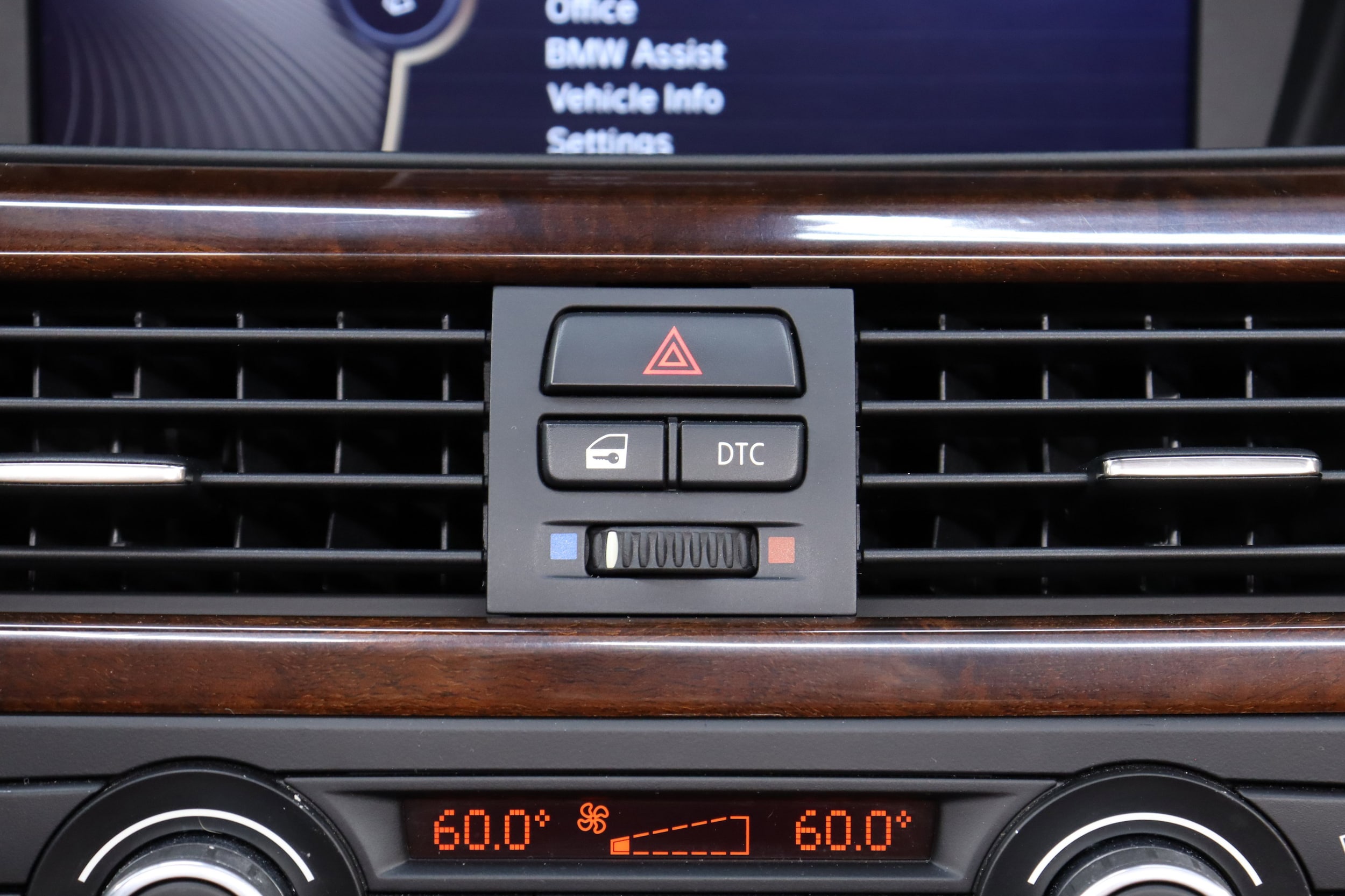 2011 BMW 3 Series 21