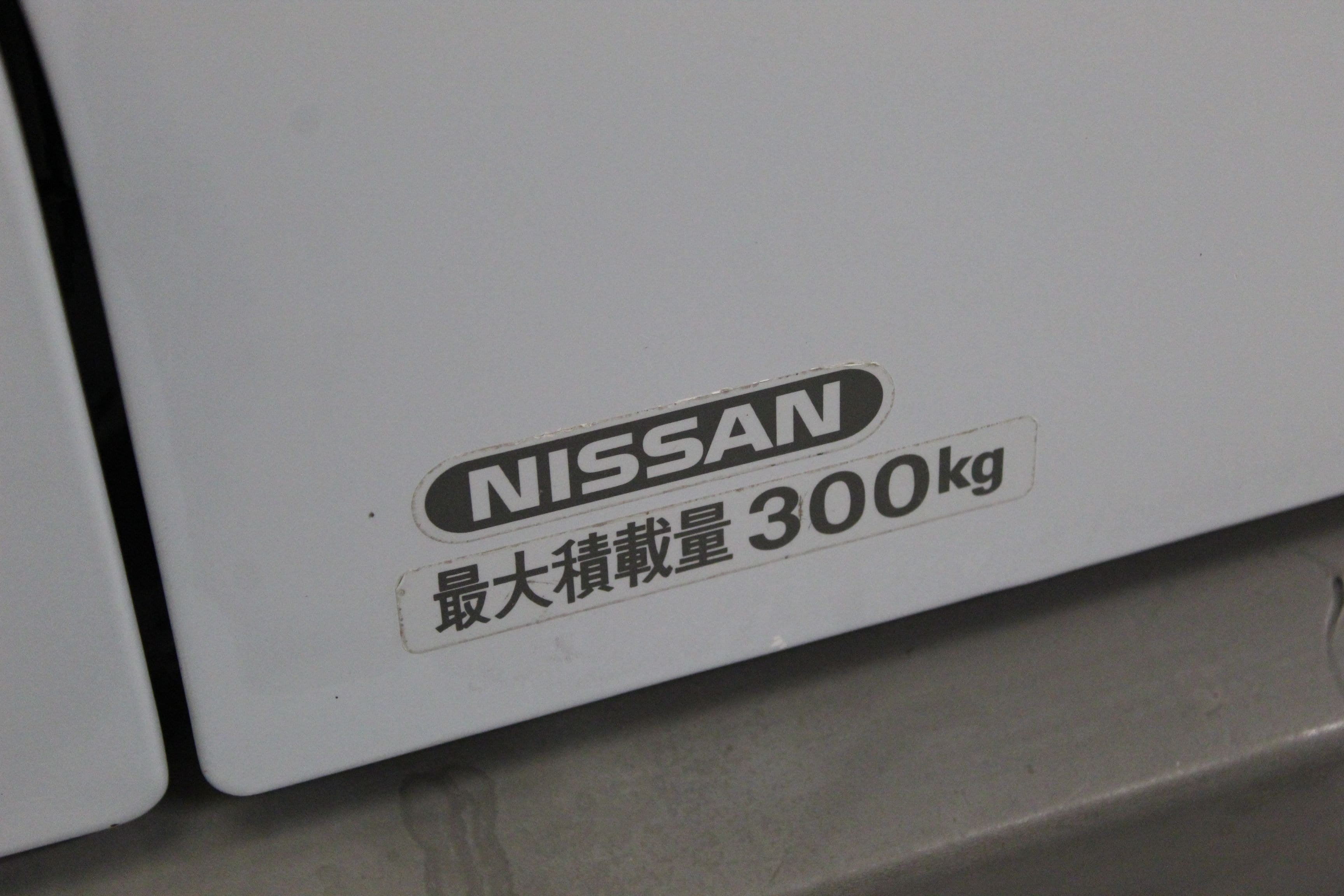 1990 Nissan S-Cargo 41