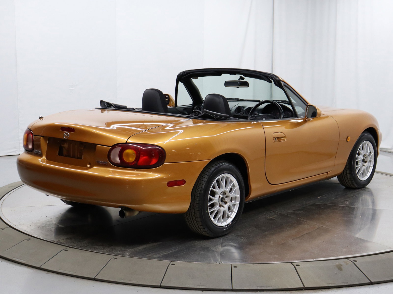 1998 Mazda Eunos Roadster 7