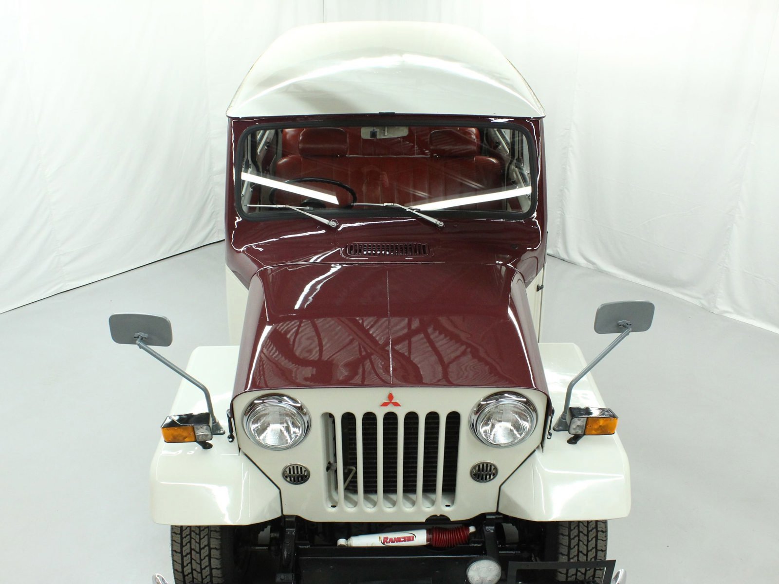 1975 Mitsubishi Jeep 42
