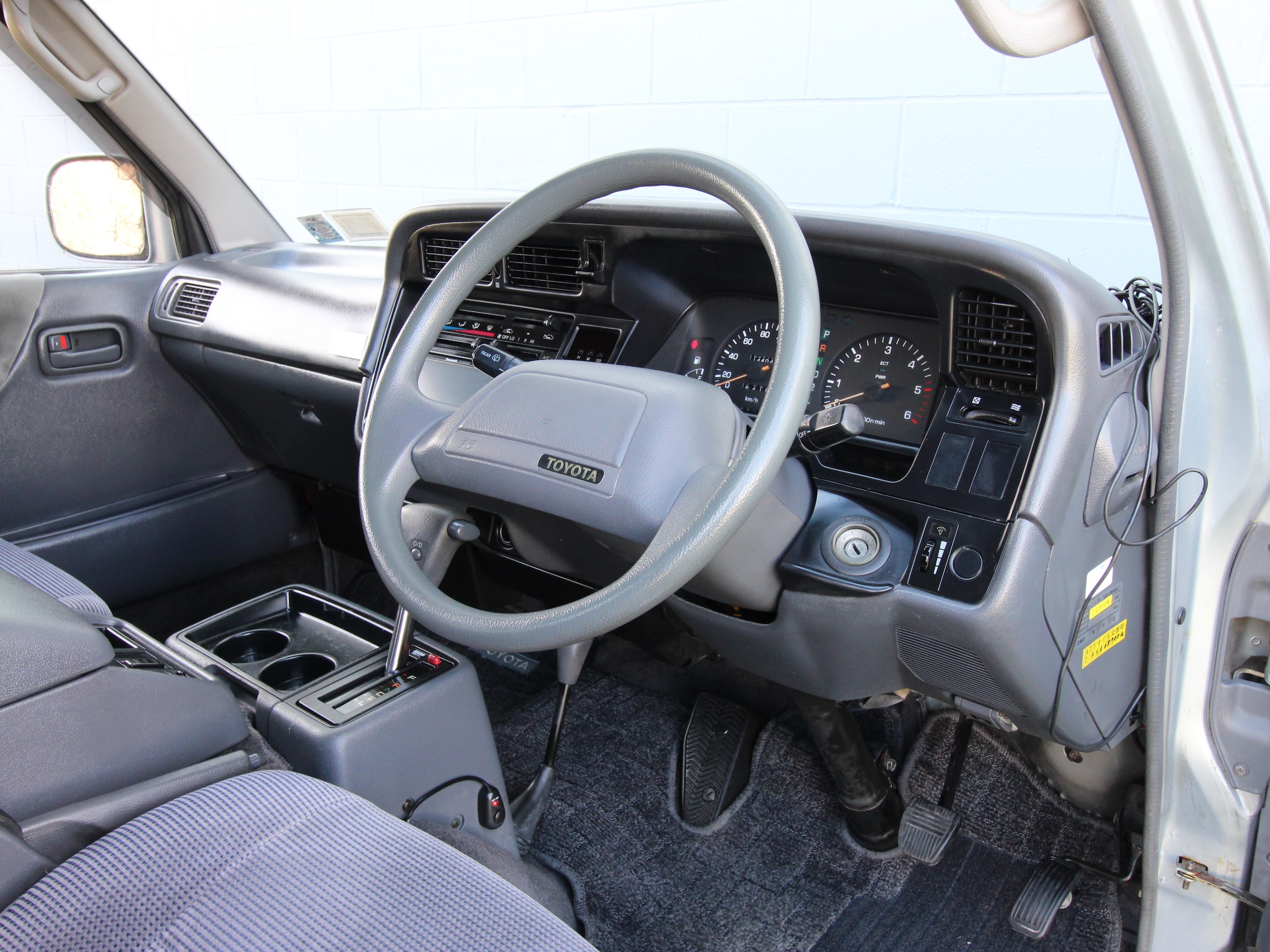 1991 Toyota Hiace 9