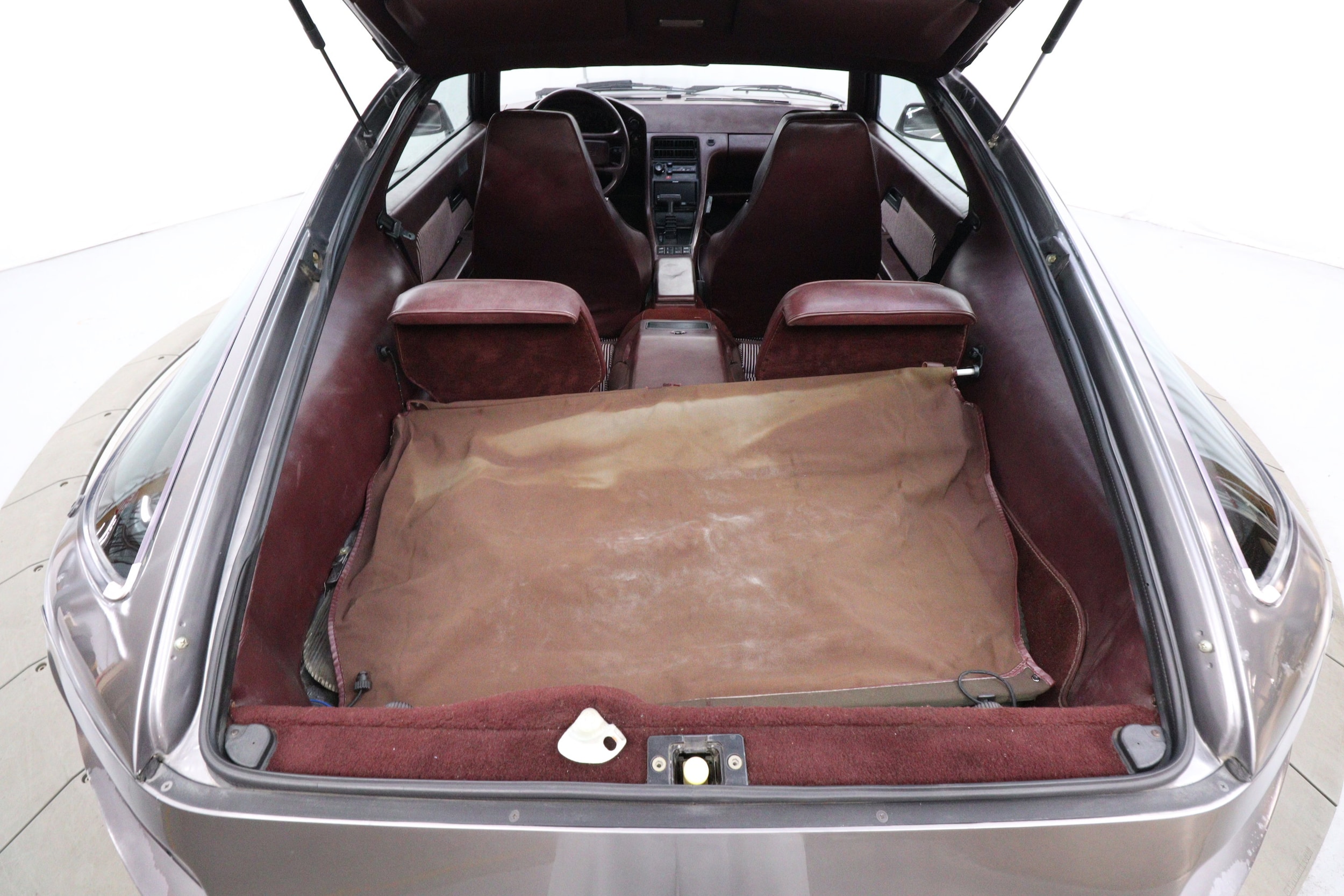 1982 Porsche 928 24