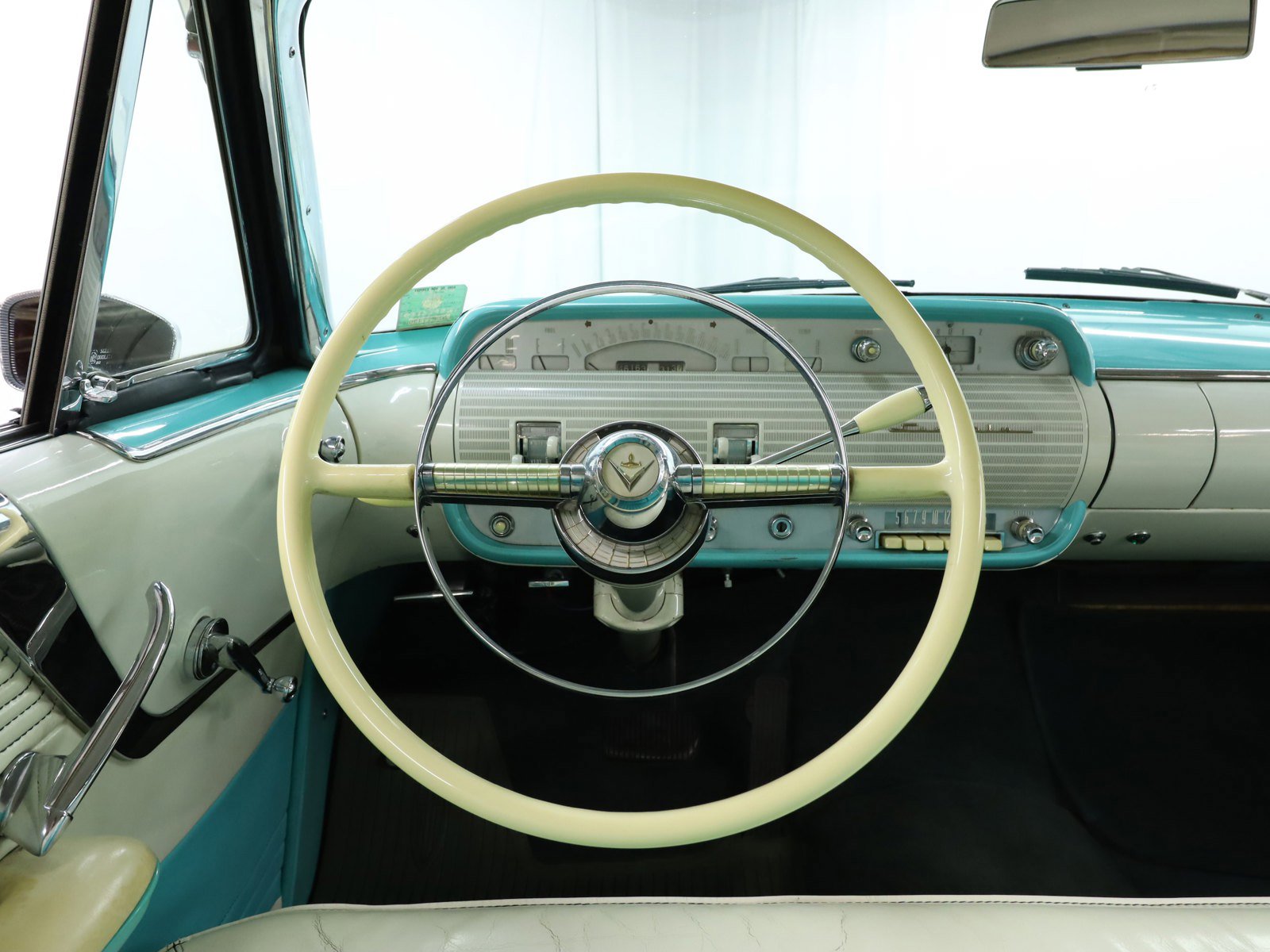 1955 Lincoln Capri 20