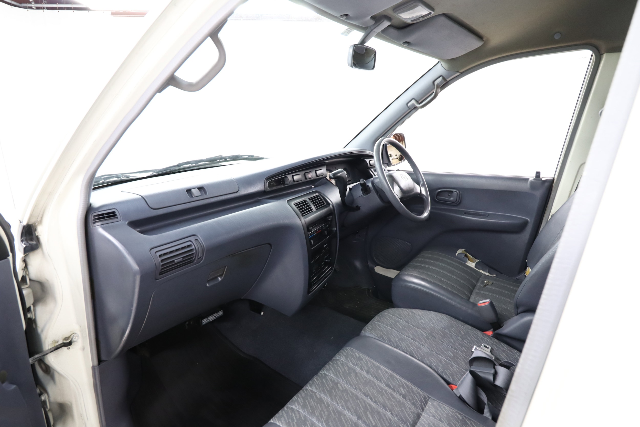 1998 Toyota Liteace 14