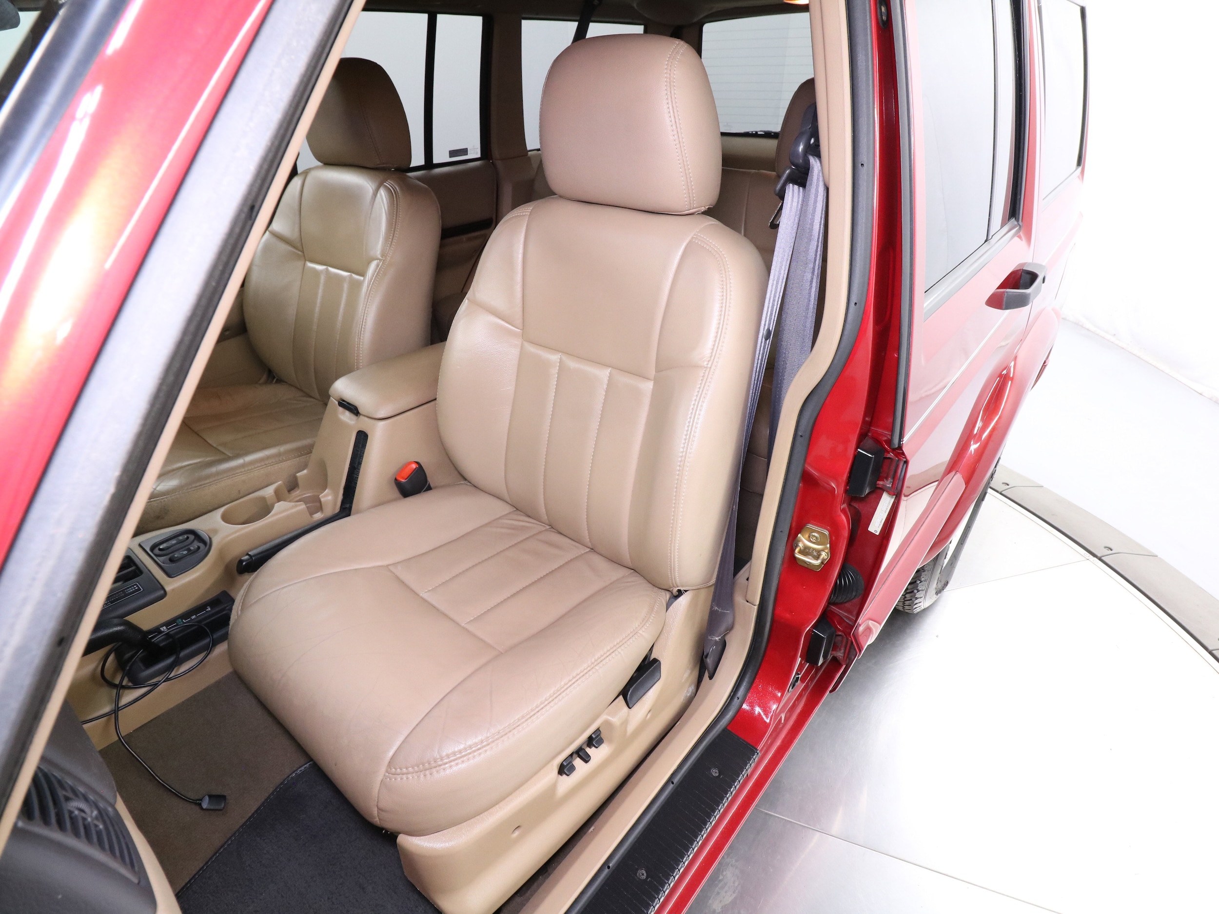 2000 Jeep Cherokee 18