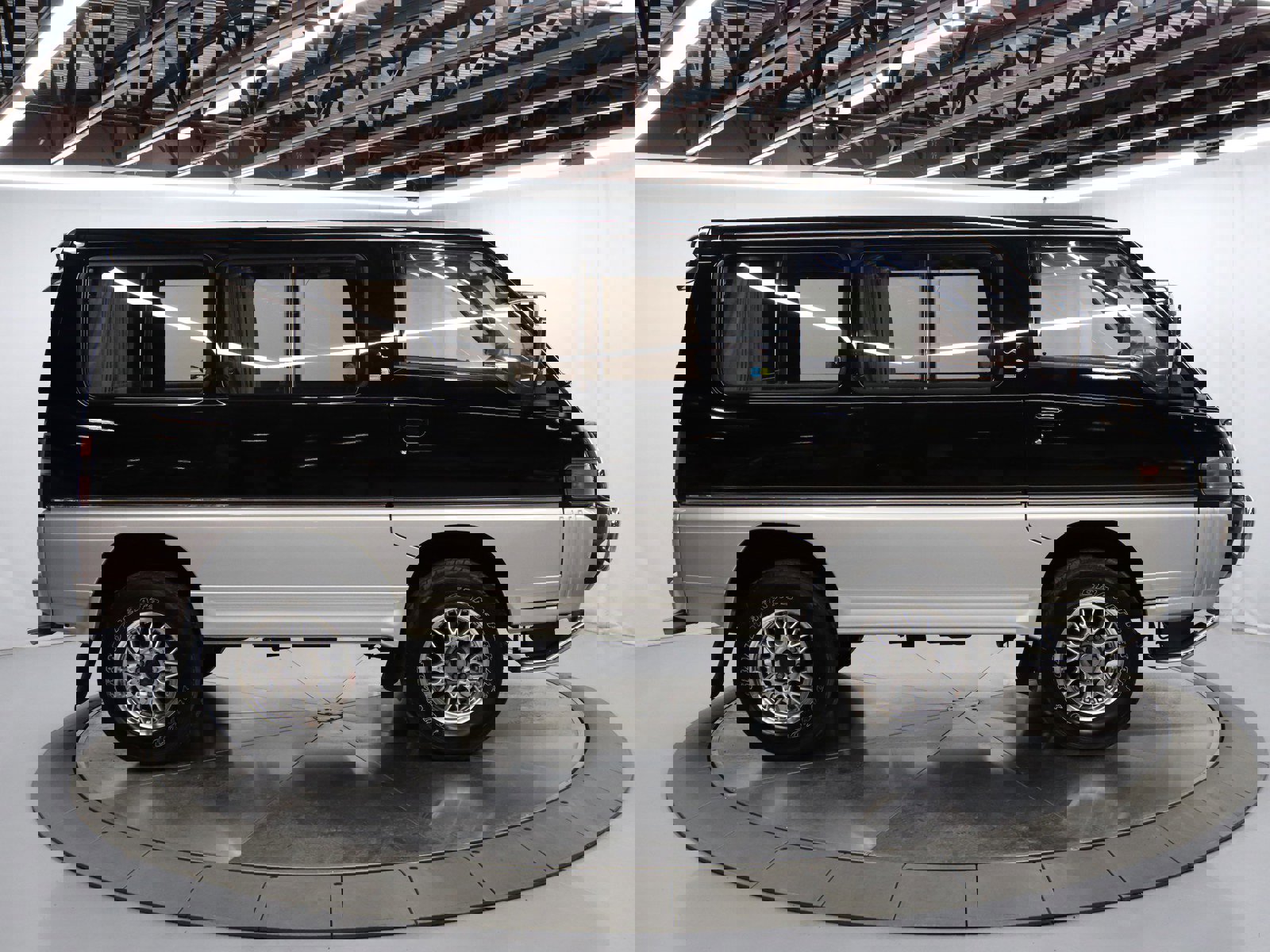 1994 Mitsubishi Delica 8