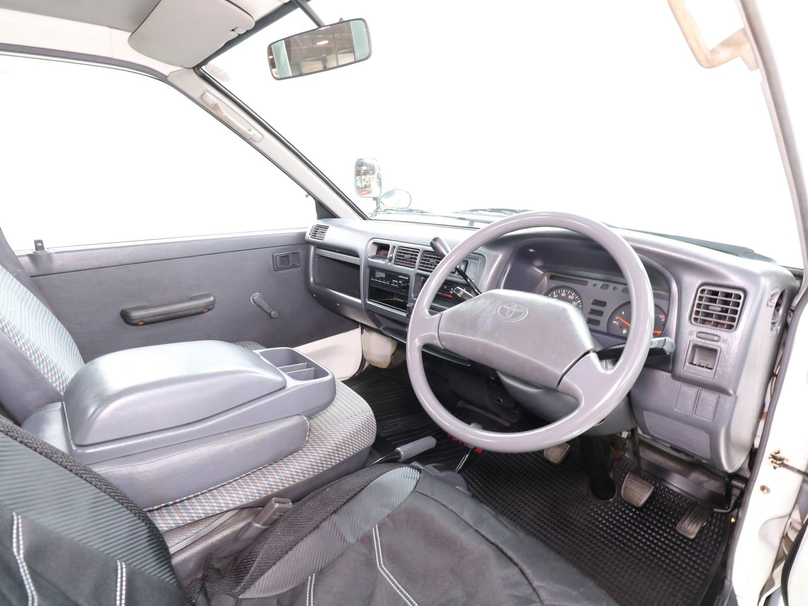 1999 Toyota Townace 9