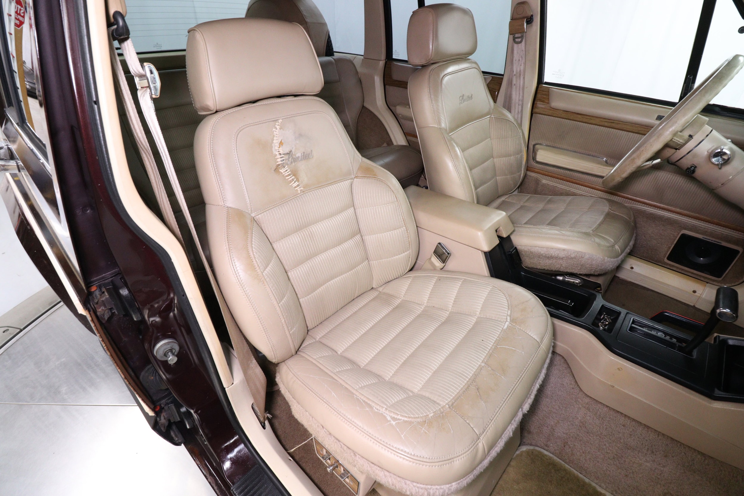 1989 Jeep Wagoneer Limited 18