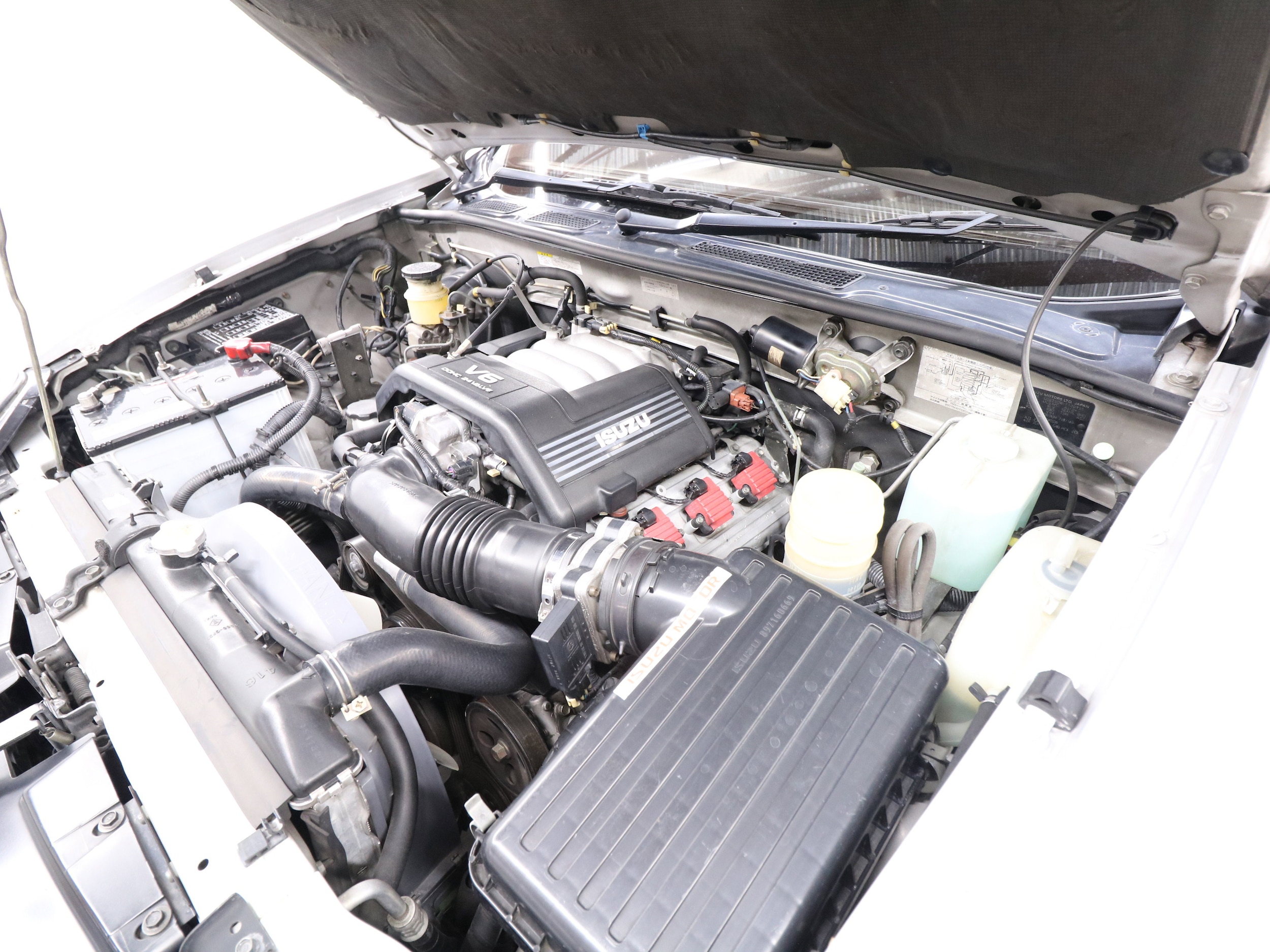 1997 Isuzu Vehicross 24