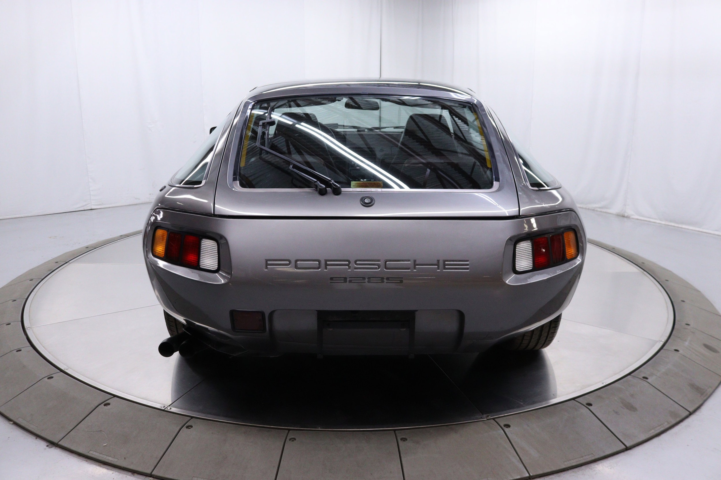 1982 Porsche 928 6