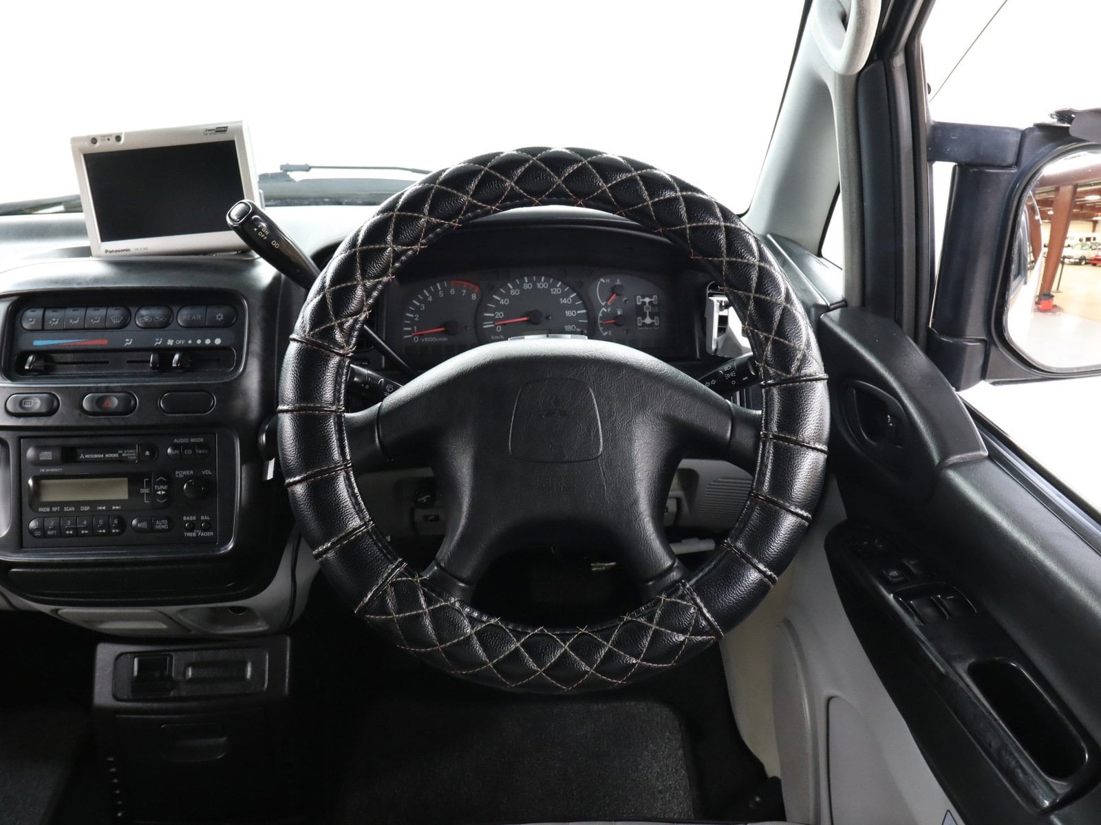 1998 Mitsubishi Delica 9