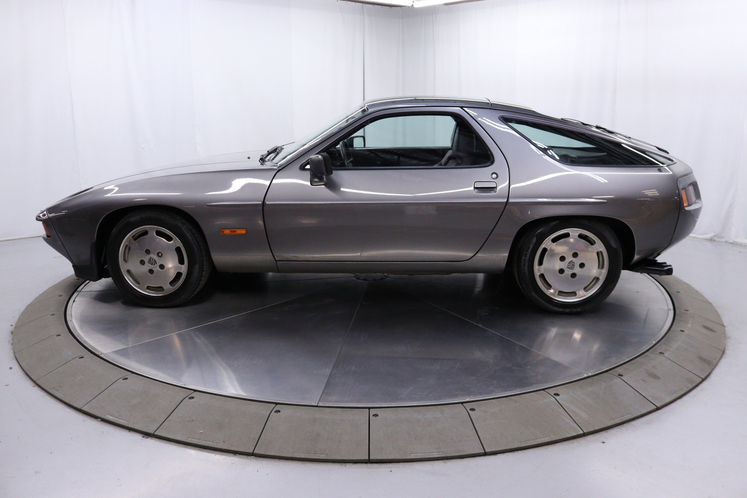 1982 Porsche 928 4