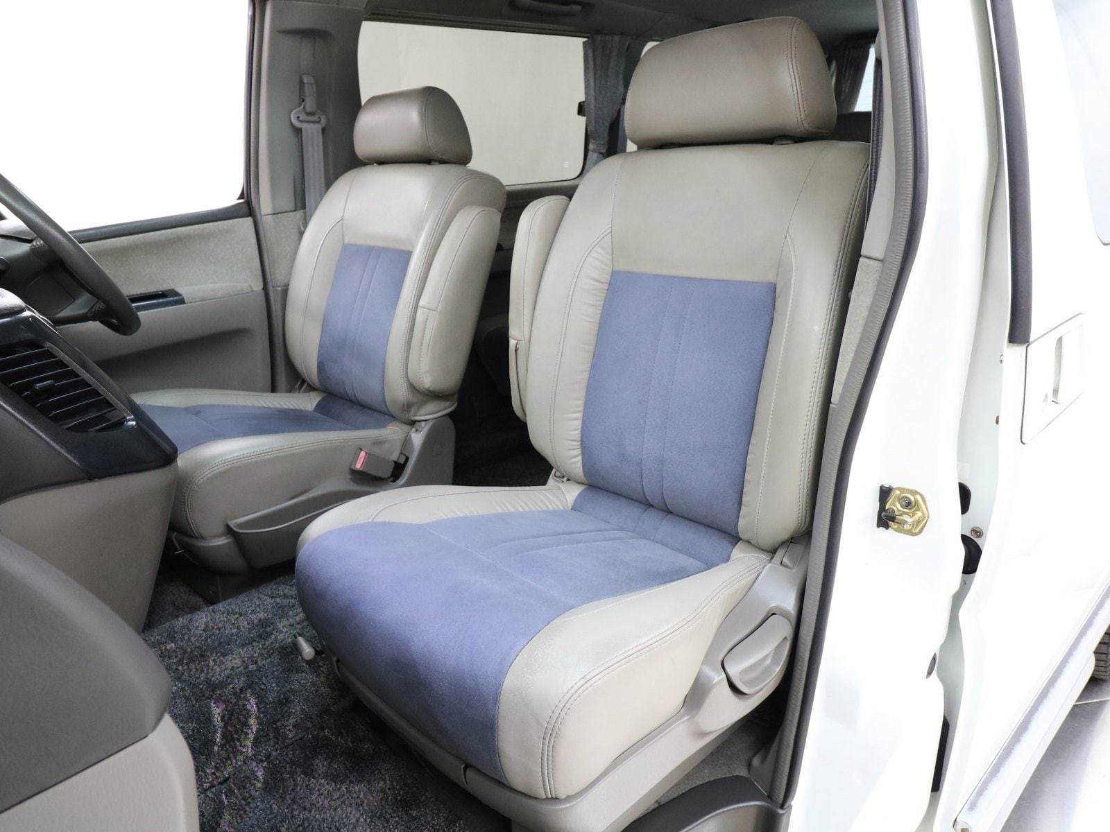1998 Nissan Elgrand 15