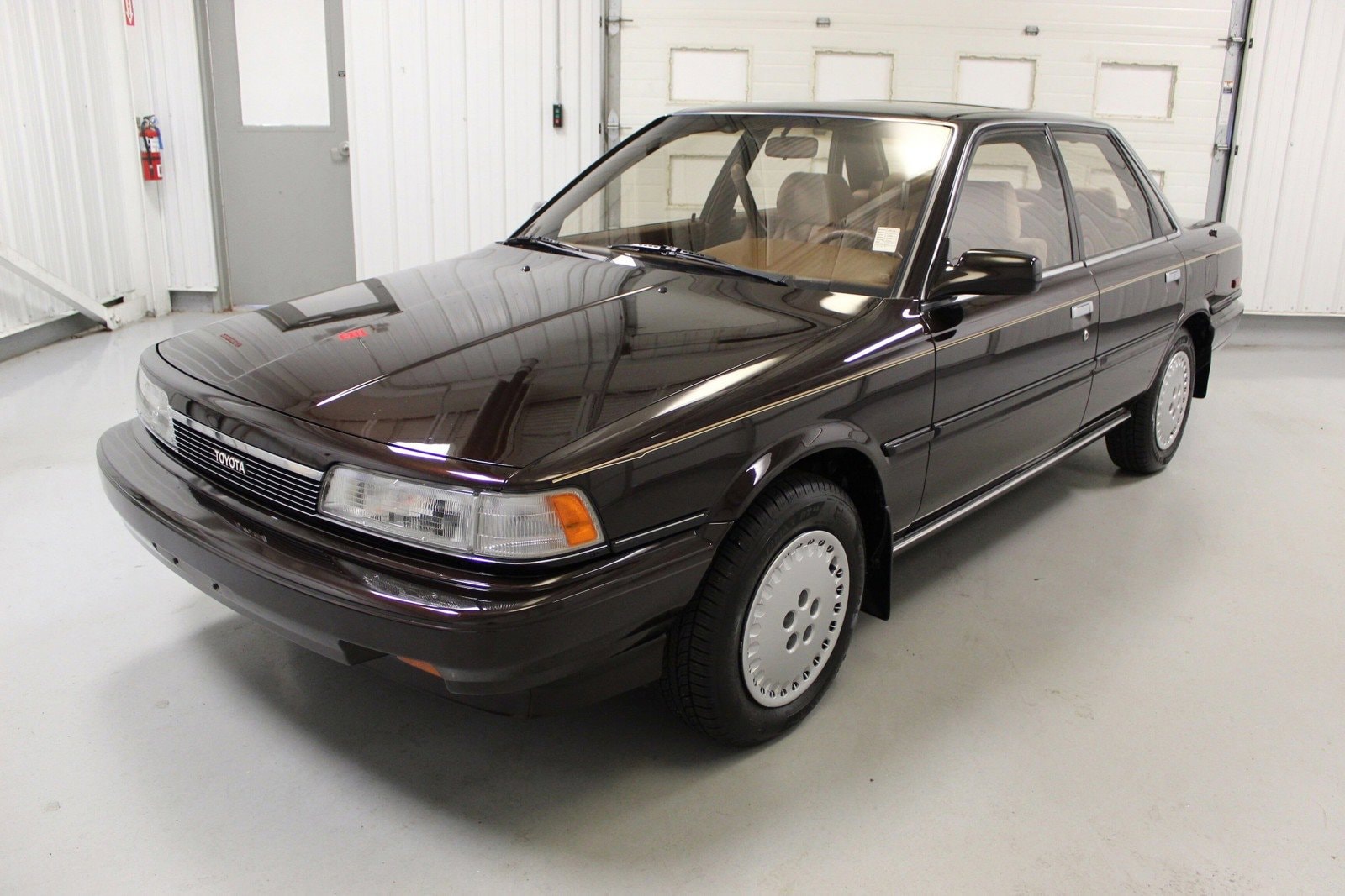 1989 Toyota Camry 4