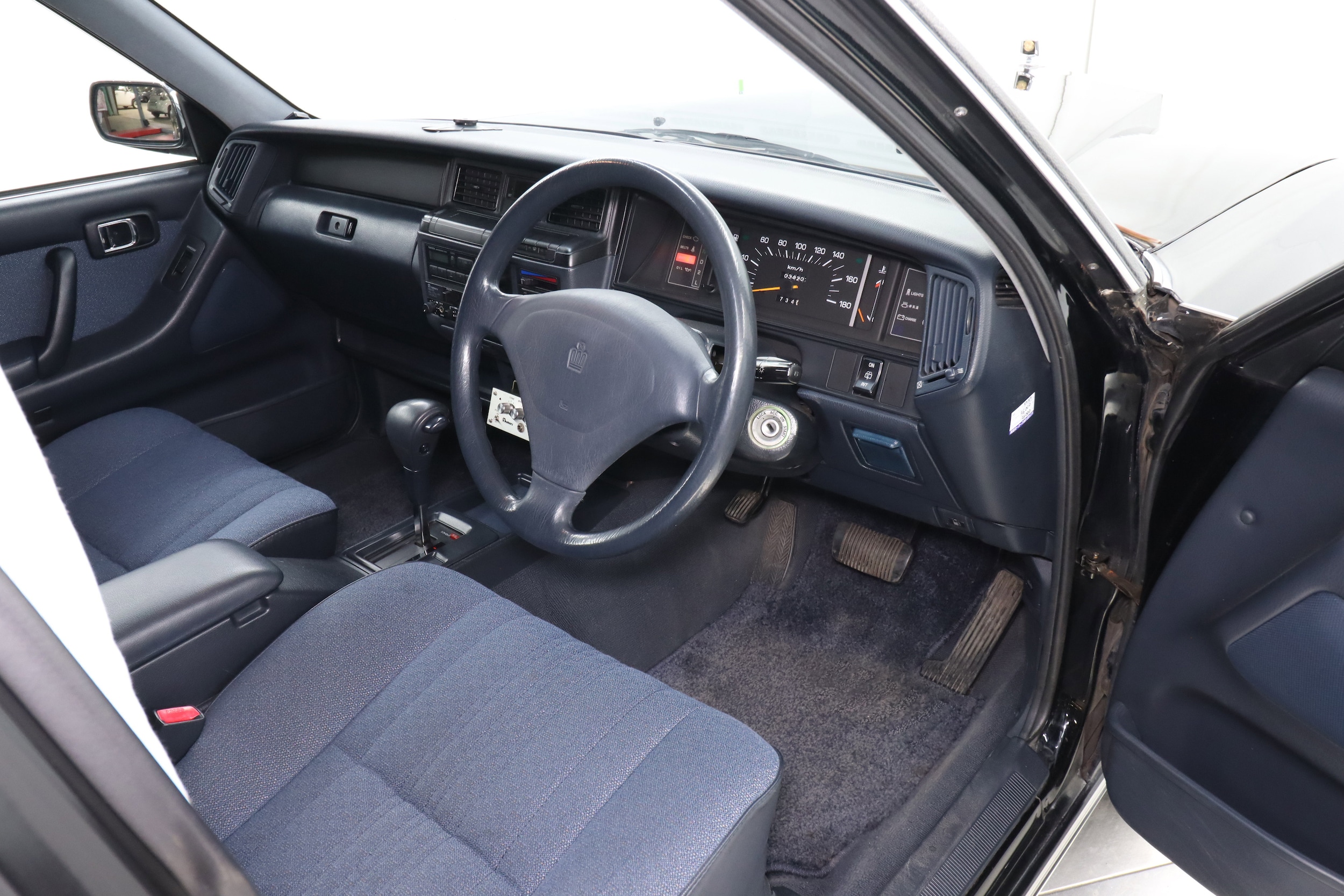 1995 Toyota Crown 11