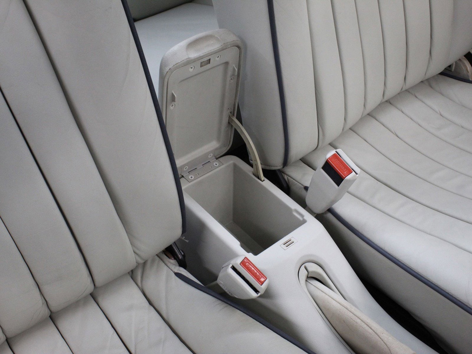 1991 Nissan Figaro 47