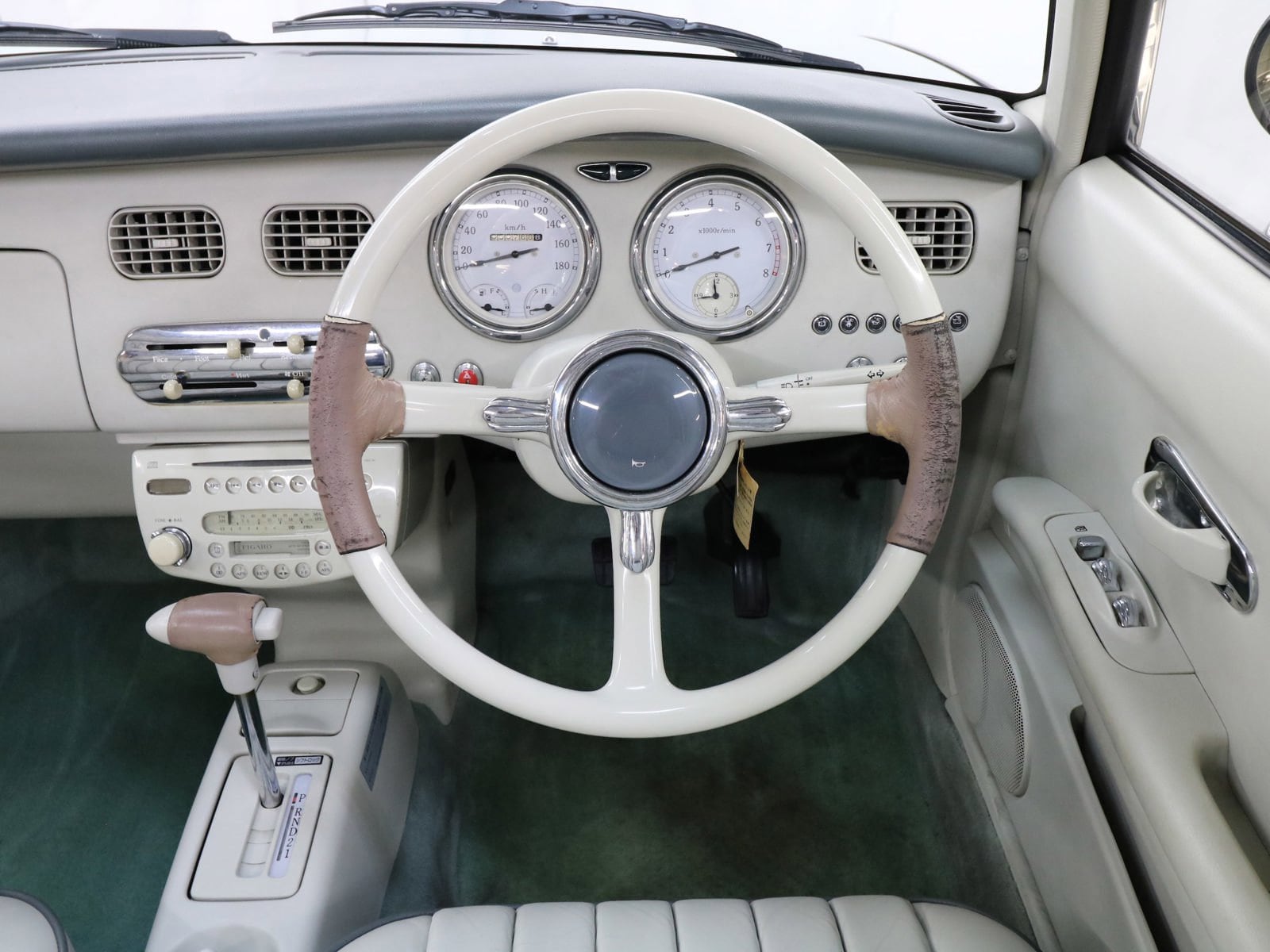 1991 Nissan Figaro 9