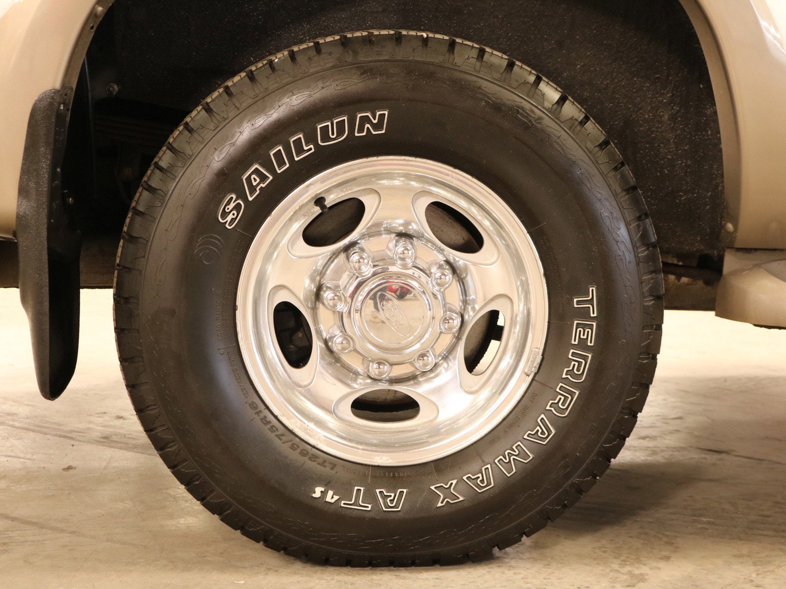 2000 Ford Excursion 34