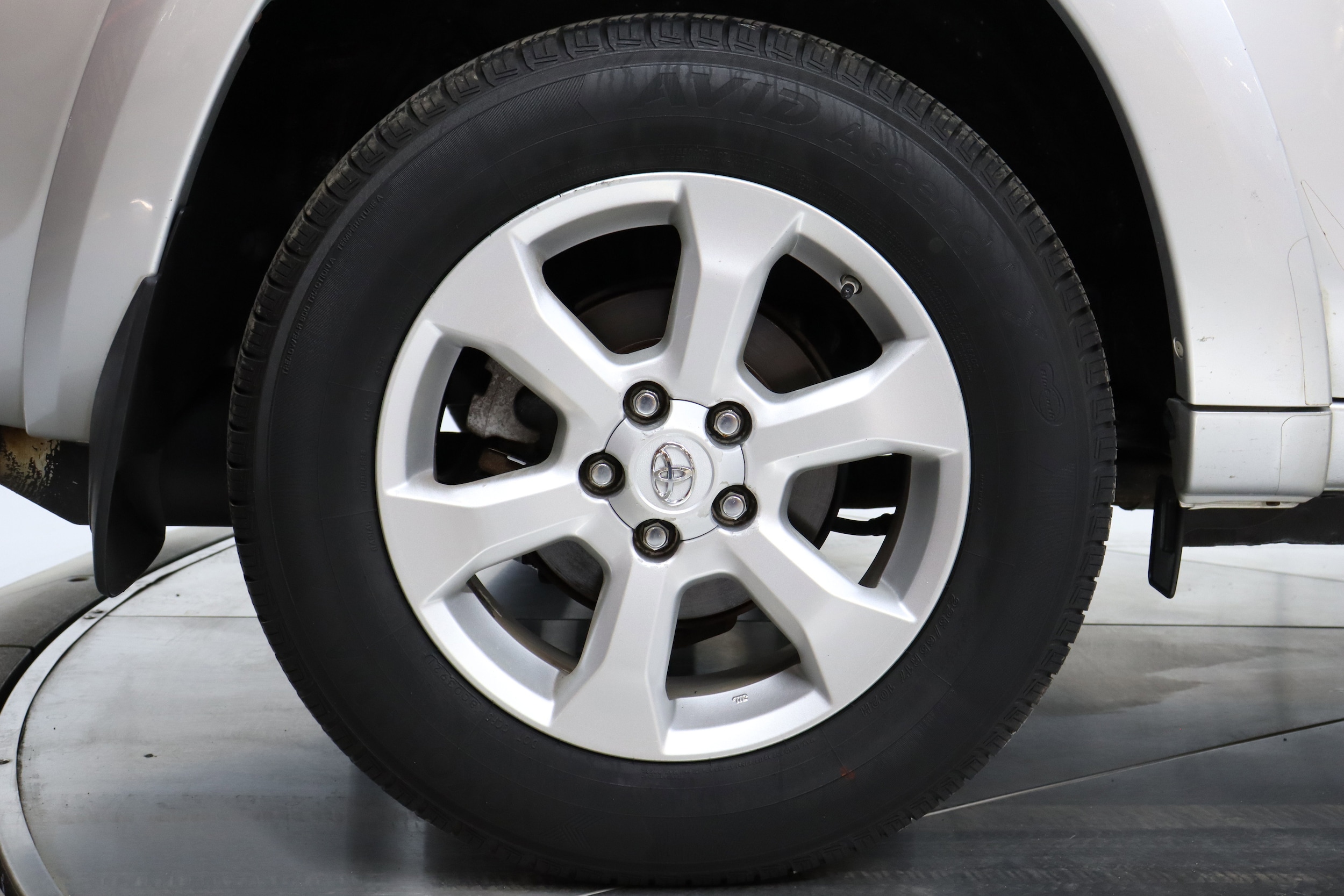 2011 Toyota RAV4 33