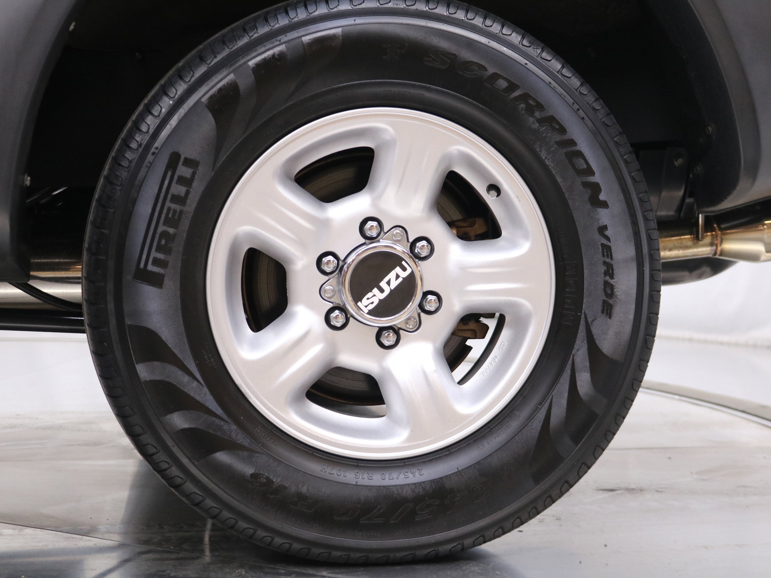 1997 Isuzu Vehicross 29