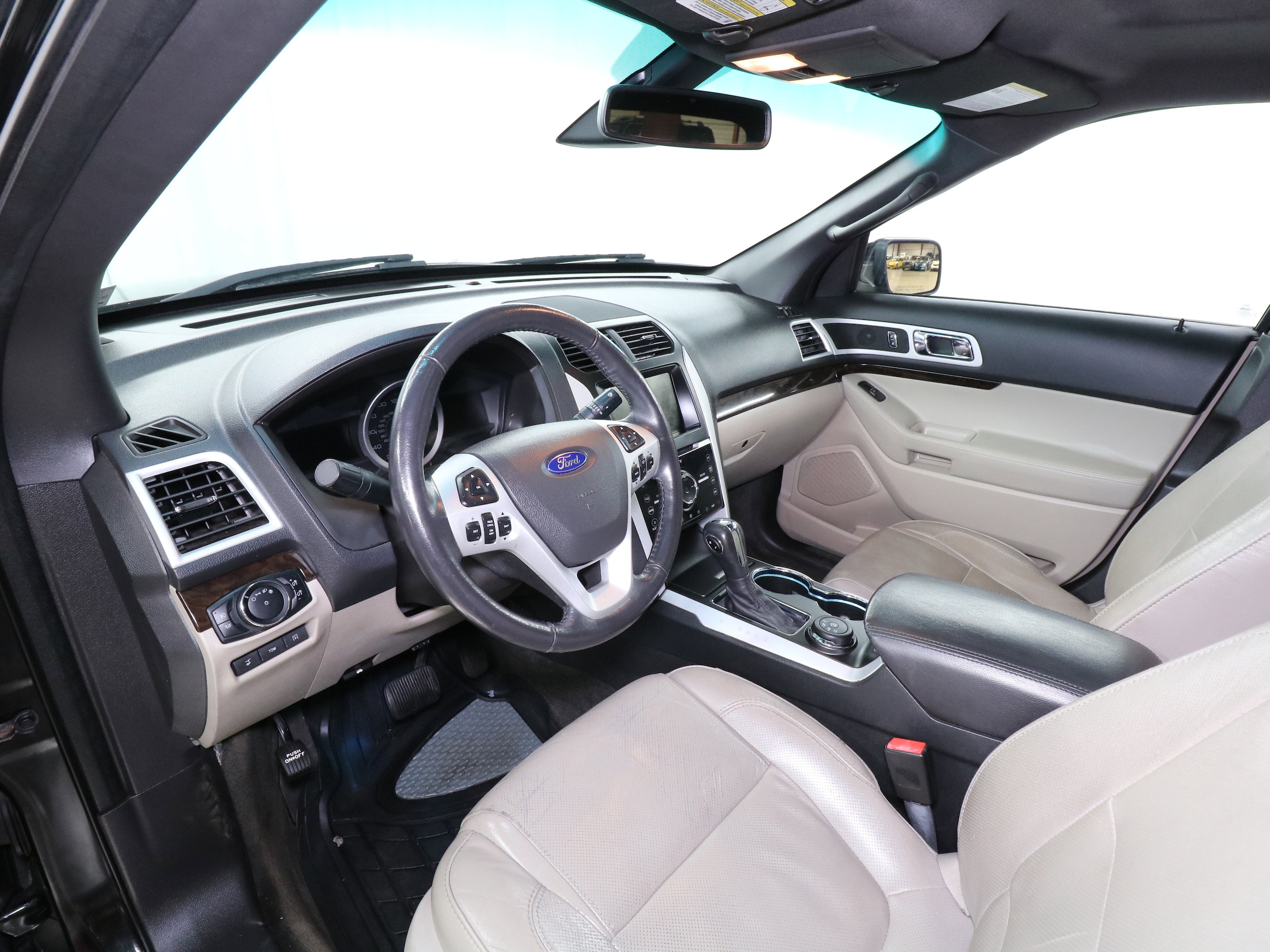 2015 Ford Explorer 9