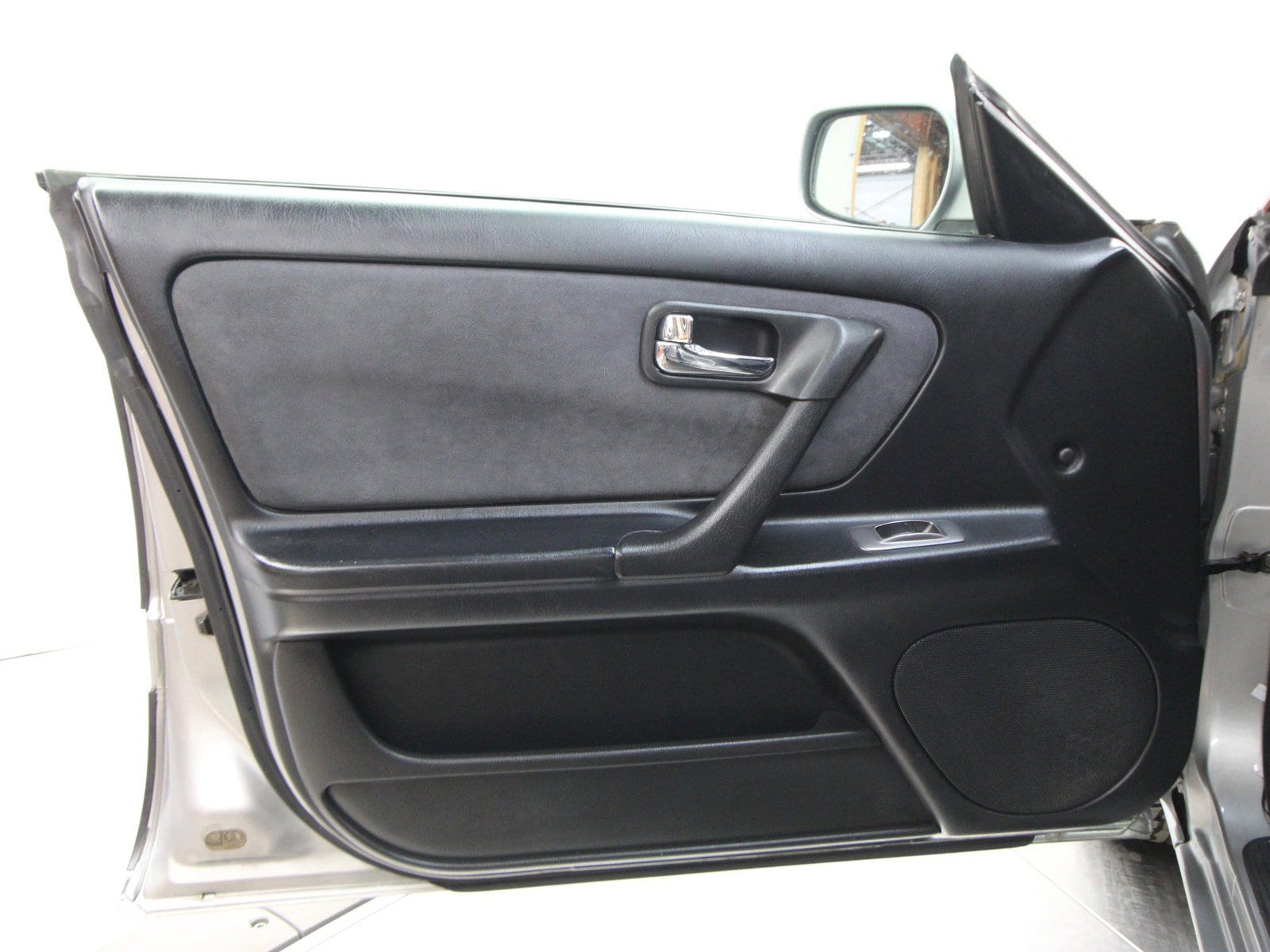 1997 Nissan Stagea 21